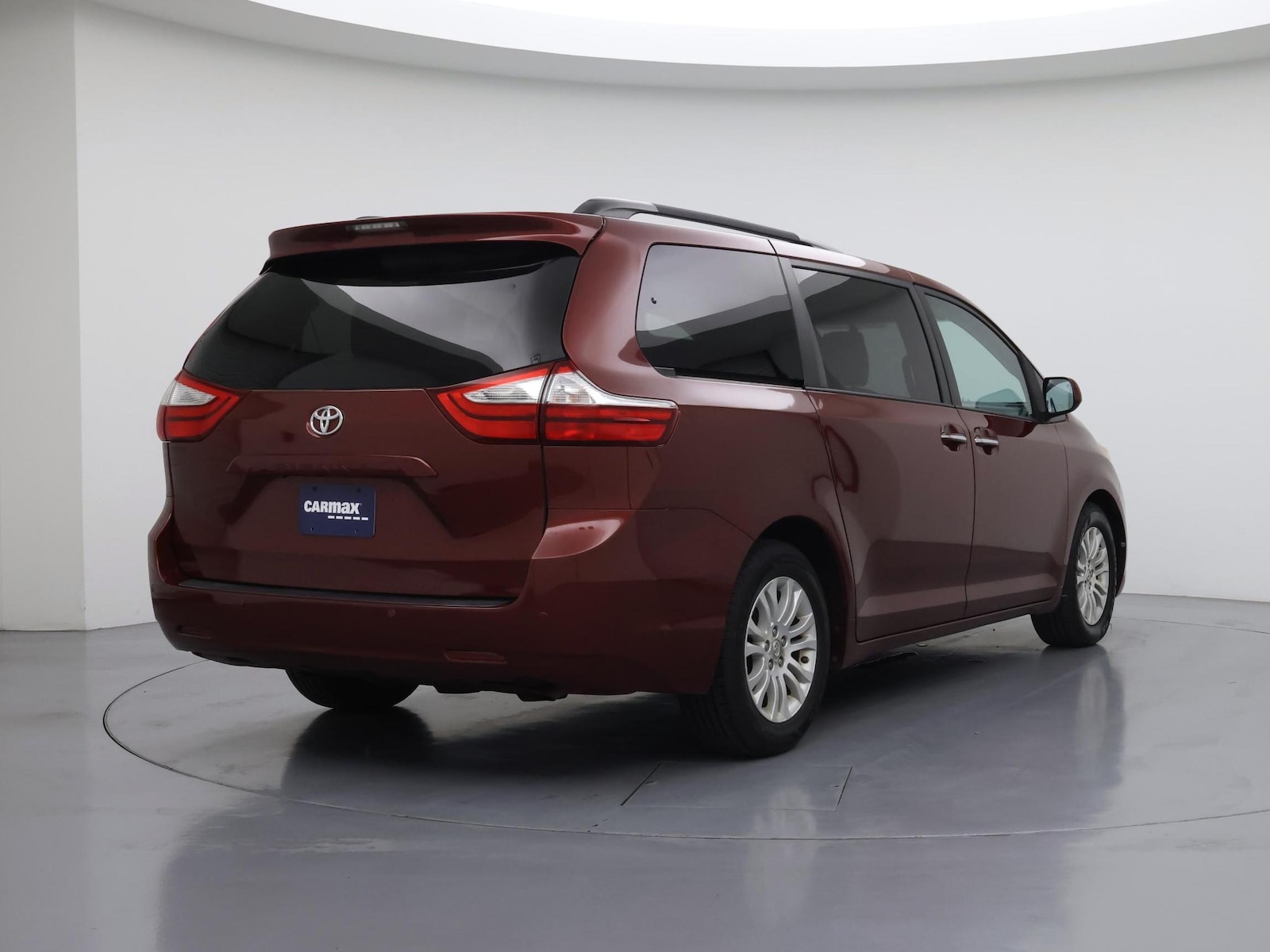 2017 Toyota Sienna XLE - Photo 9
