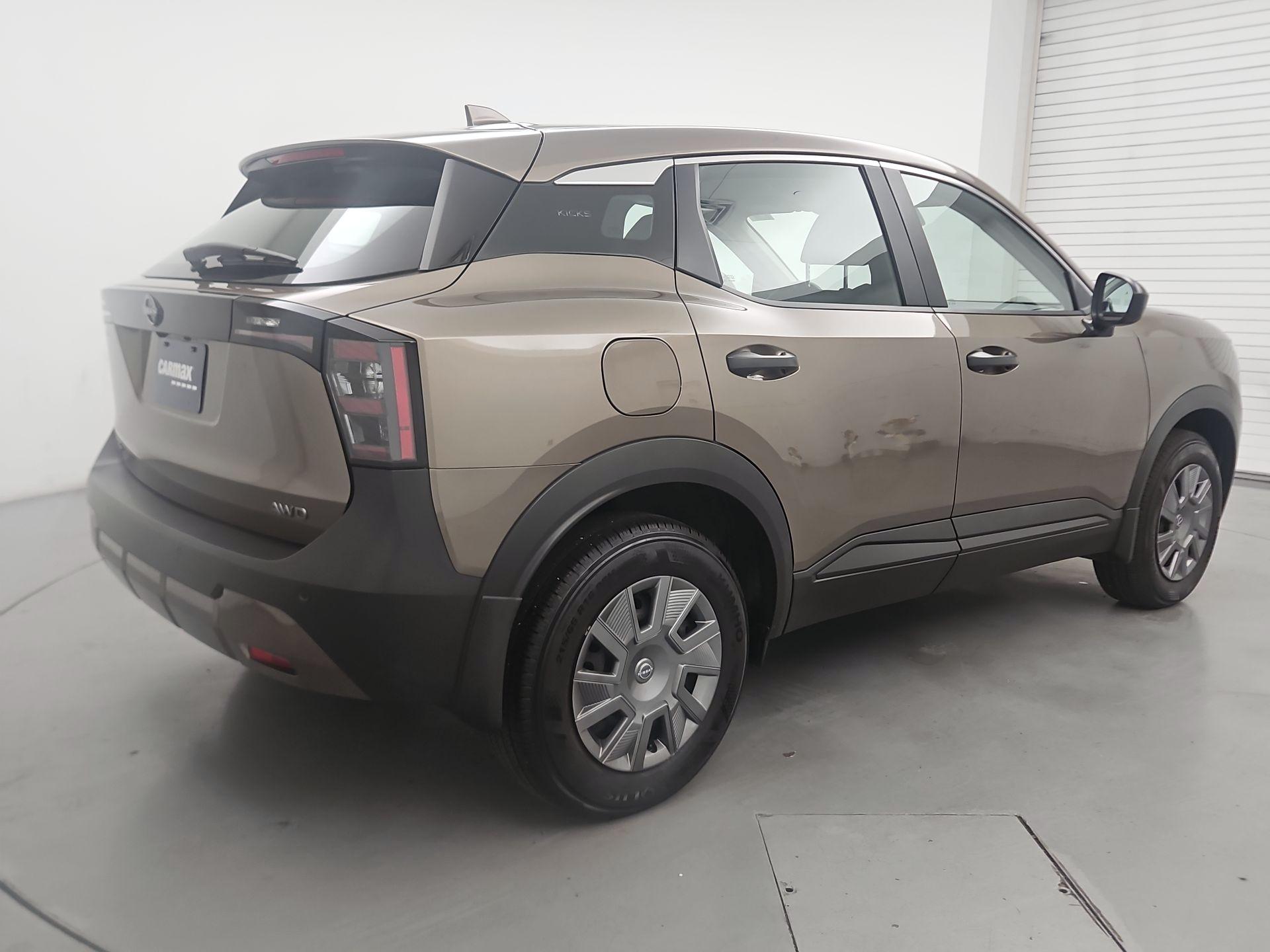 Thumbnail: 2025 Nissan Kicks - 5