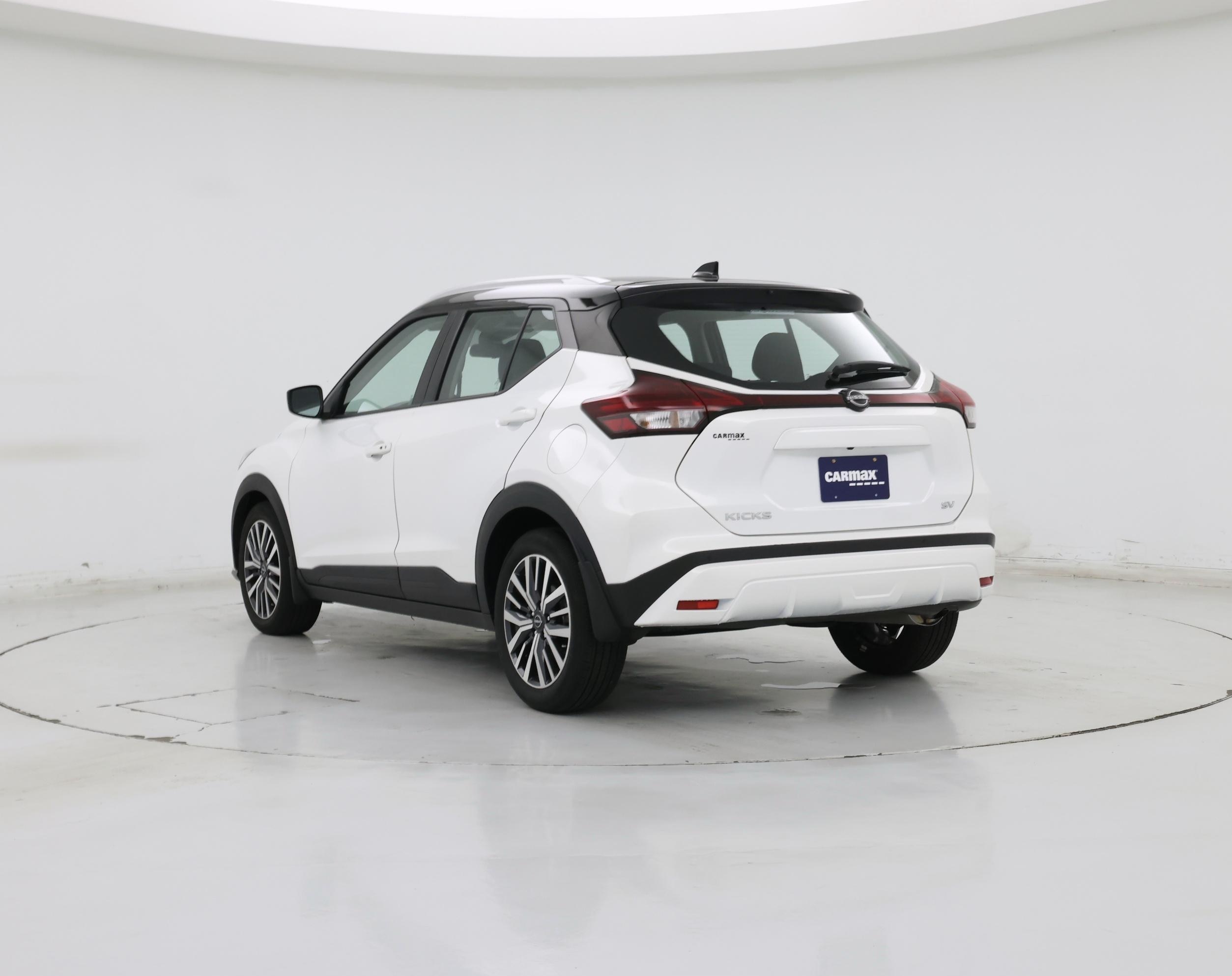 Thumbnail: 2023 Nissan Kicks - 2