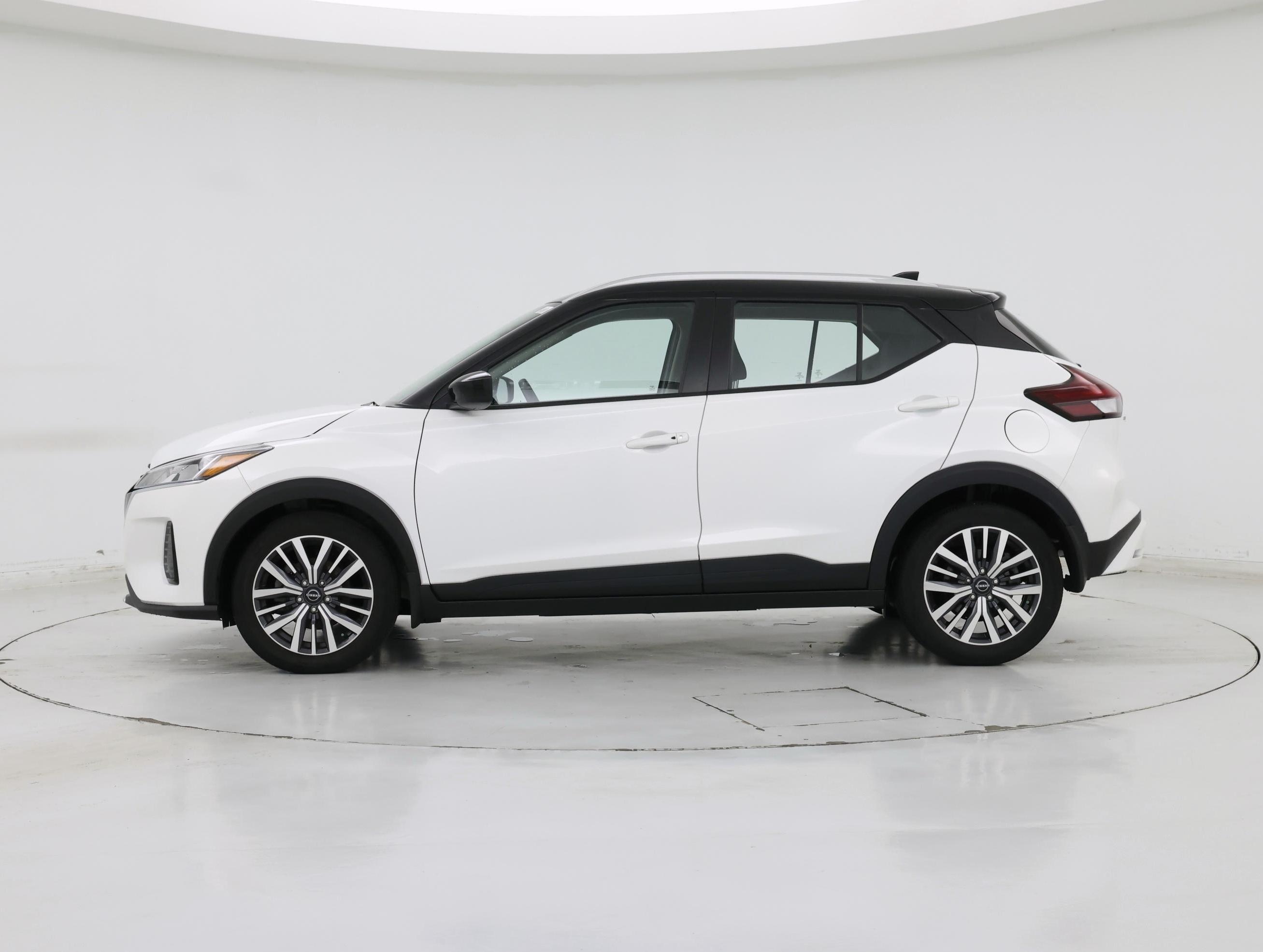Thumbnail: 2023 Nissan Kicks - 3