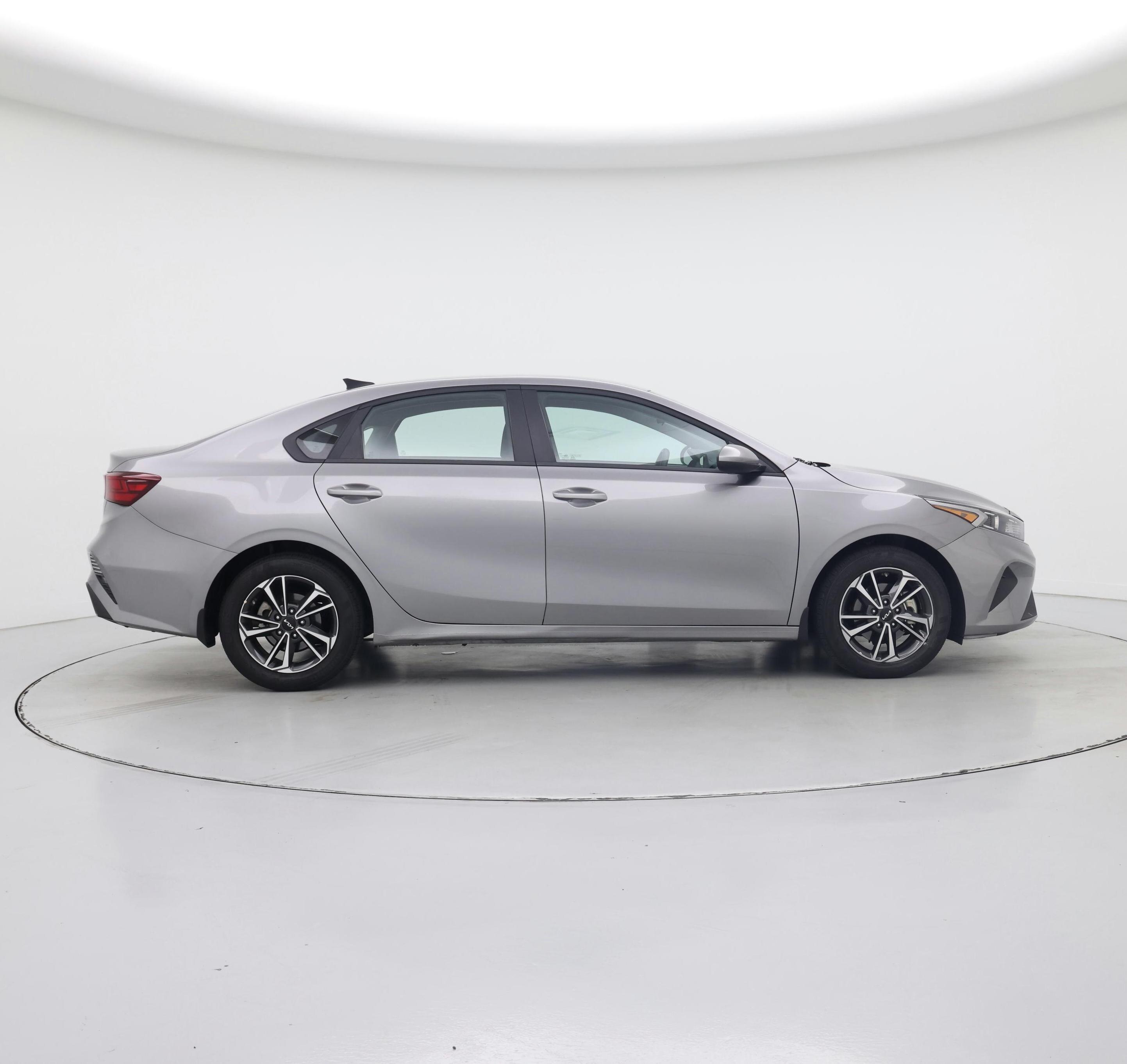 Thumbnail: 2024 Kia Forte - 7