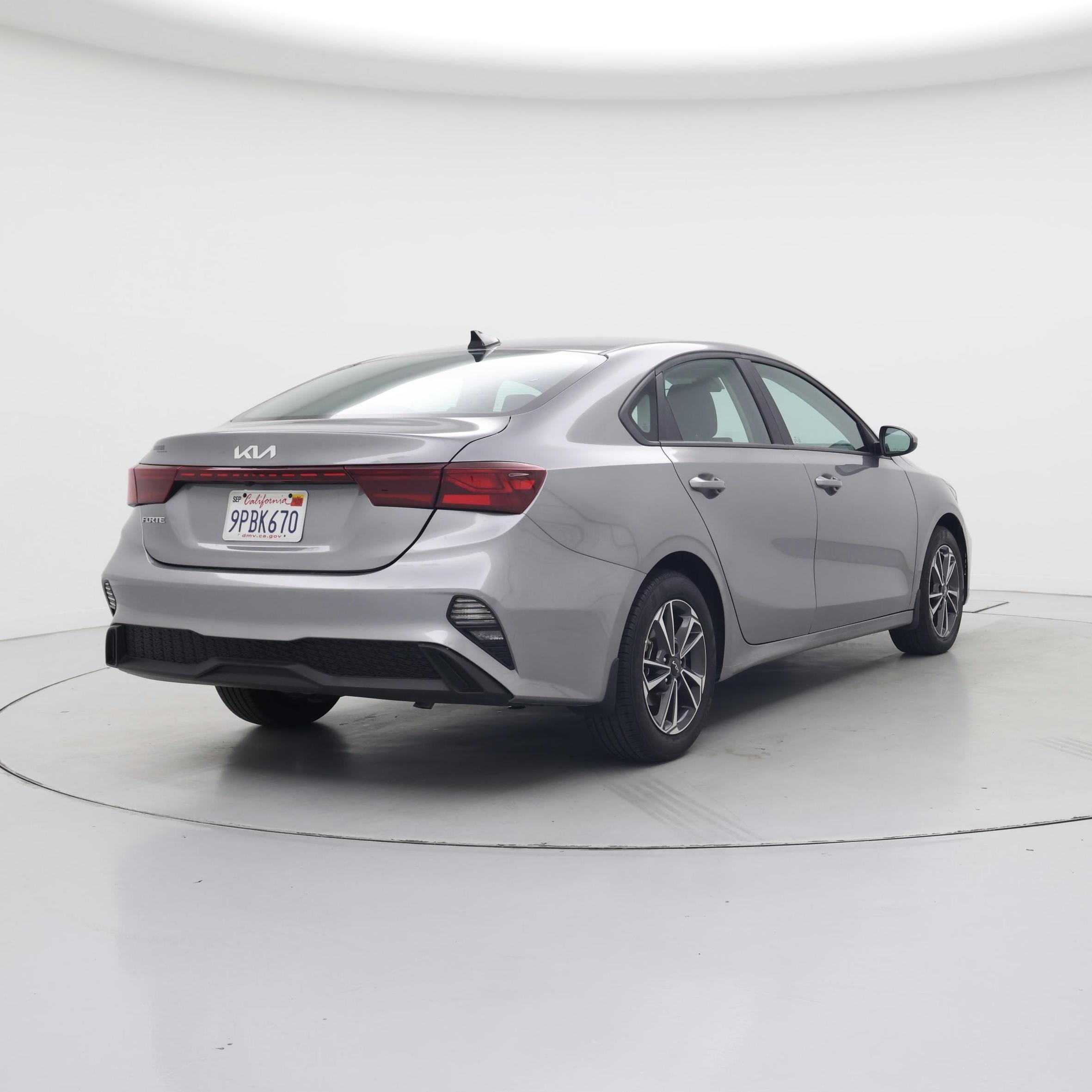 Thumbnail: 2024 Kia Forte - 8