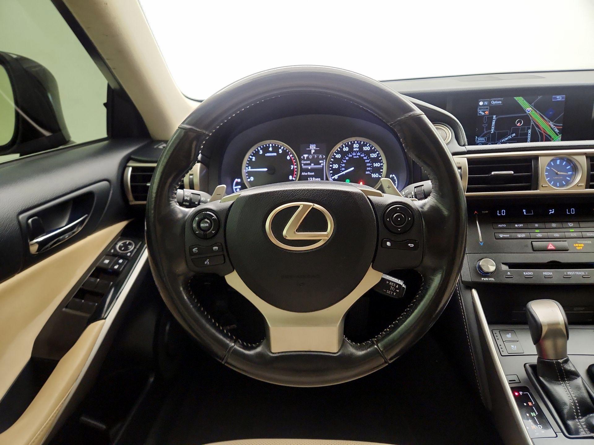 Thumbnail: 2016 Lexus IS - 10