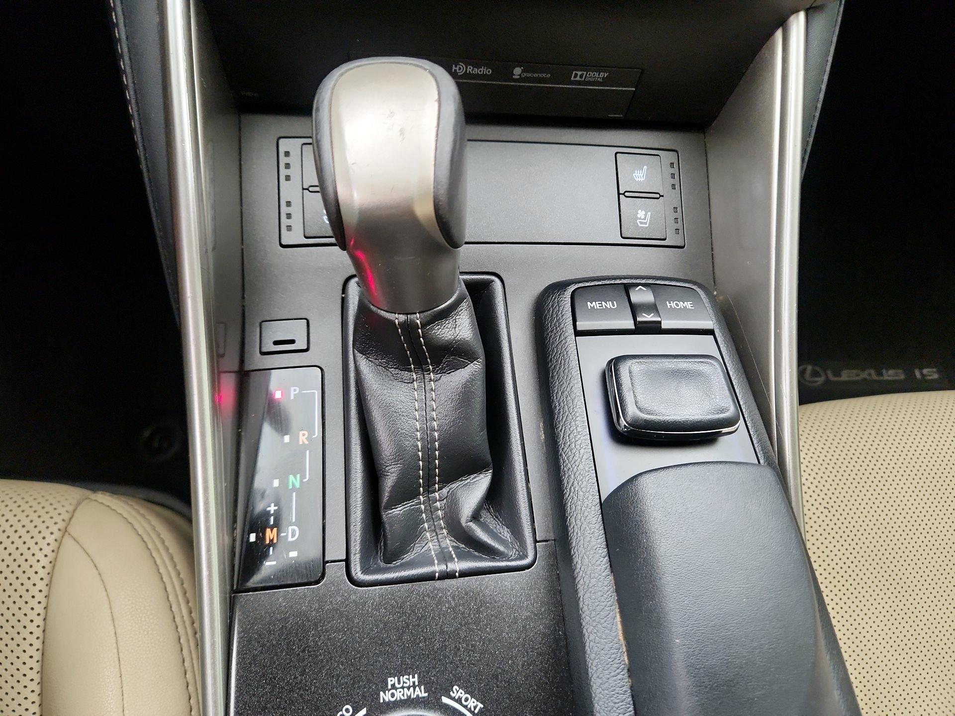 Thumbnail: 2016 Lexus IS - 18