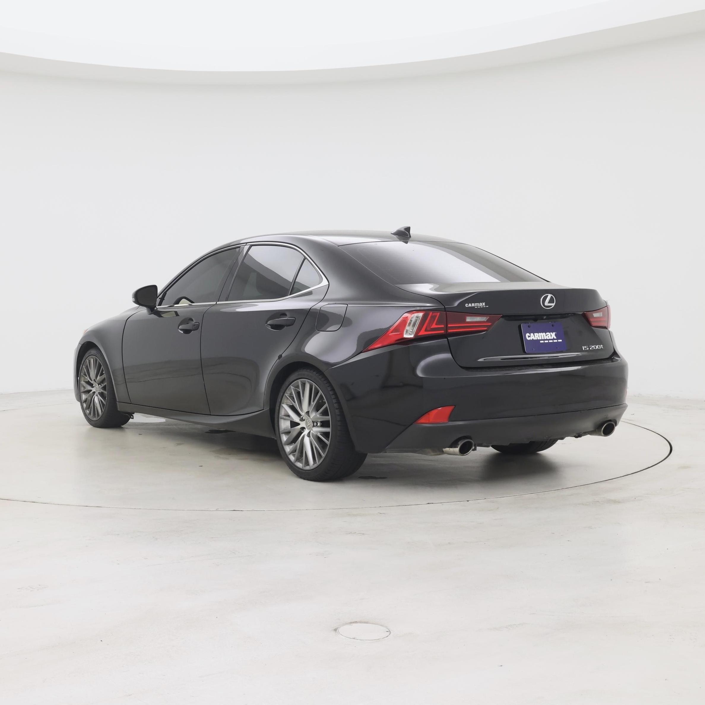 Thumbnail: 2016 Lexus IS - 2