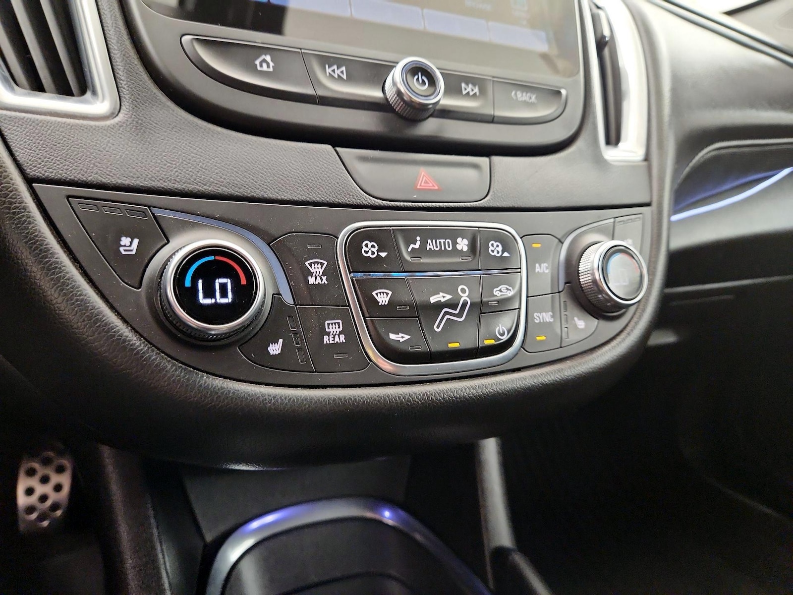 2016 Chevrolet Malibu 2LZ Premier - Photo 16