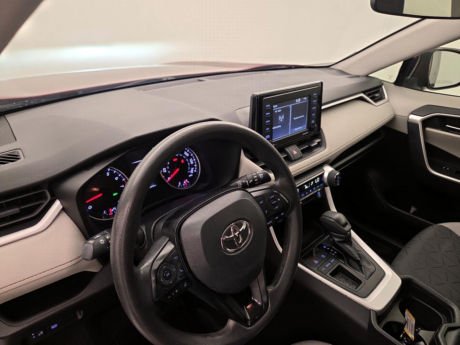 Thumbnail: 2021 Toyota RAV4 - 9
