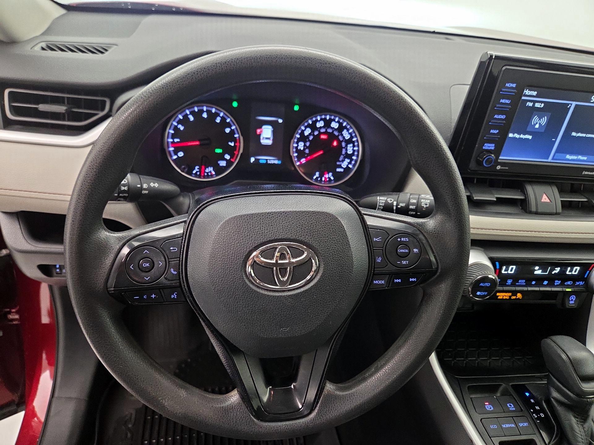 Thumbnail: 2021 Toyota RAV4 - 10