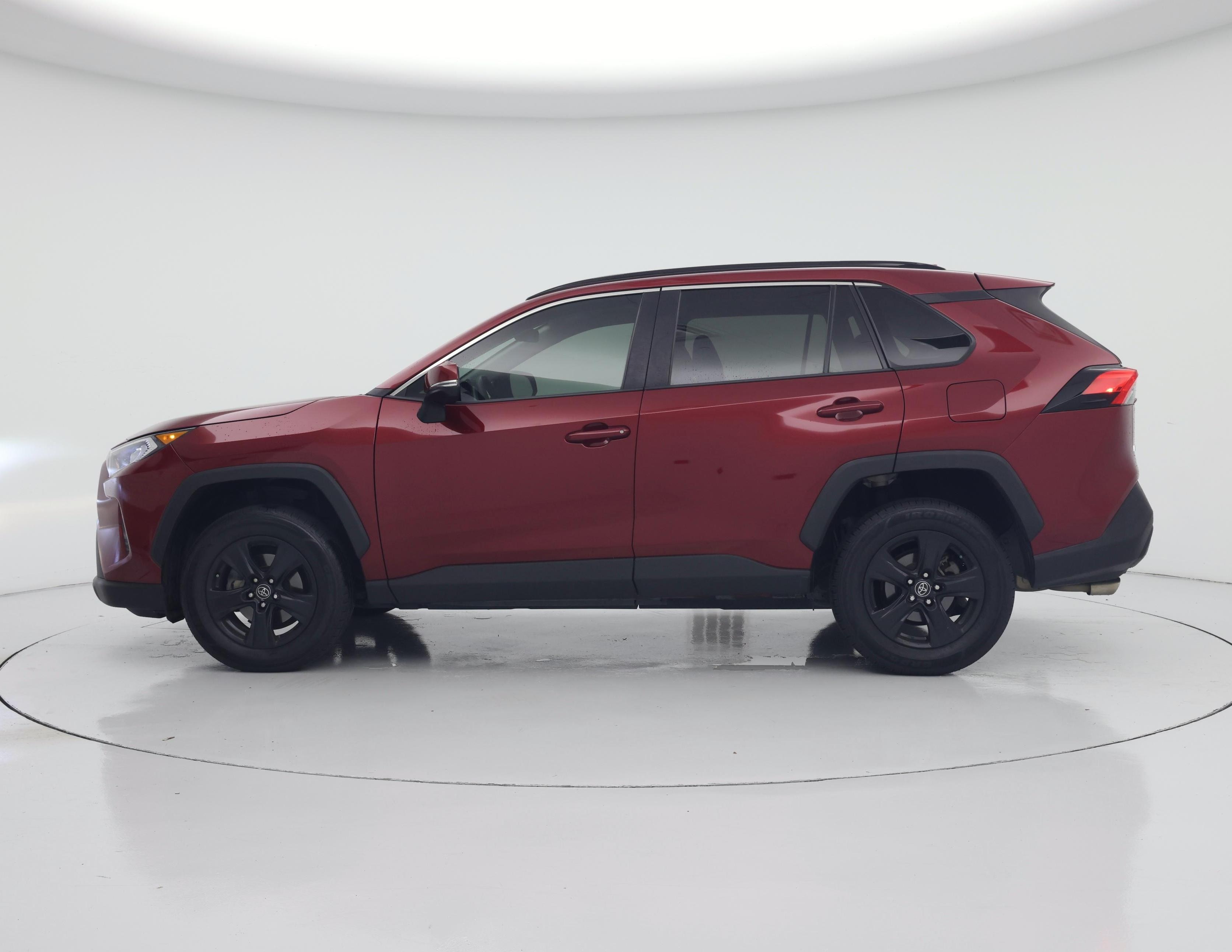 Thumbnail: 2021 Toyota RAV4 - 3