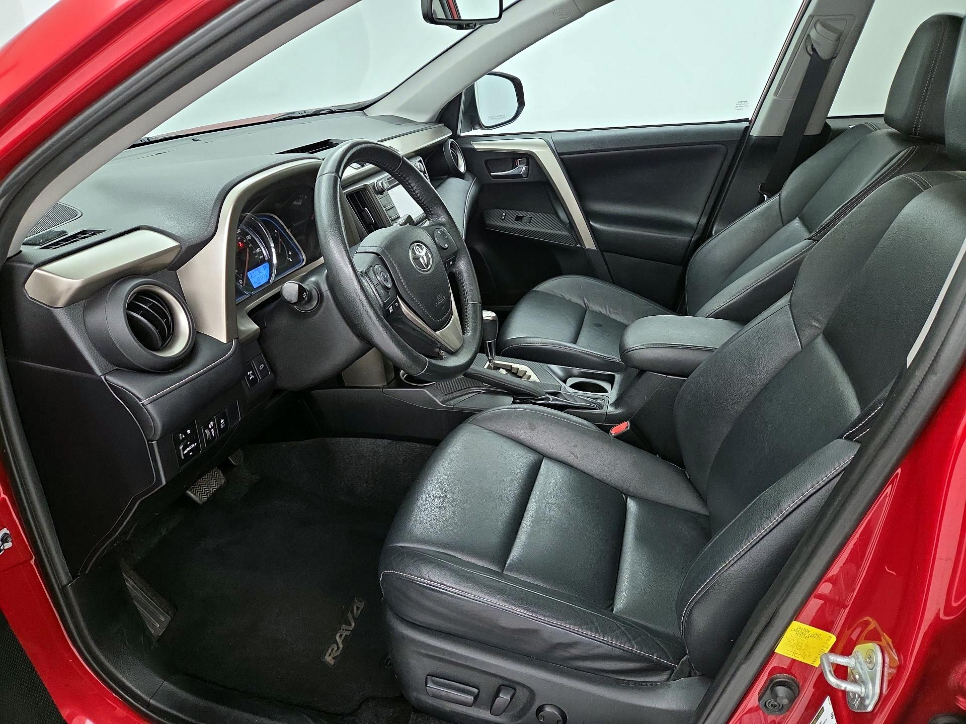 Thumbnail: 2015 Toyota RAV4 - 11