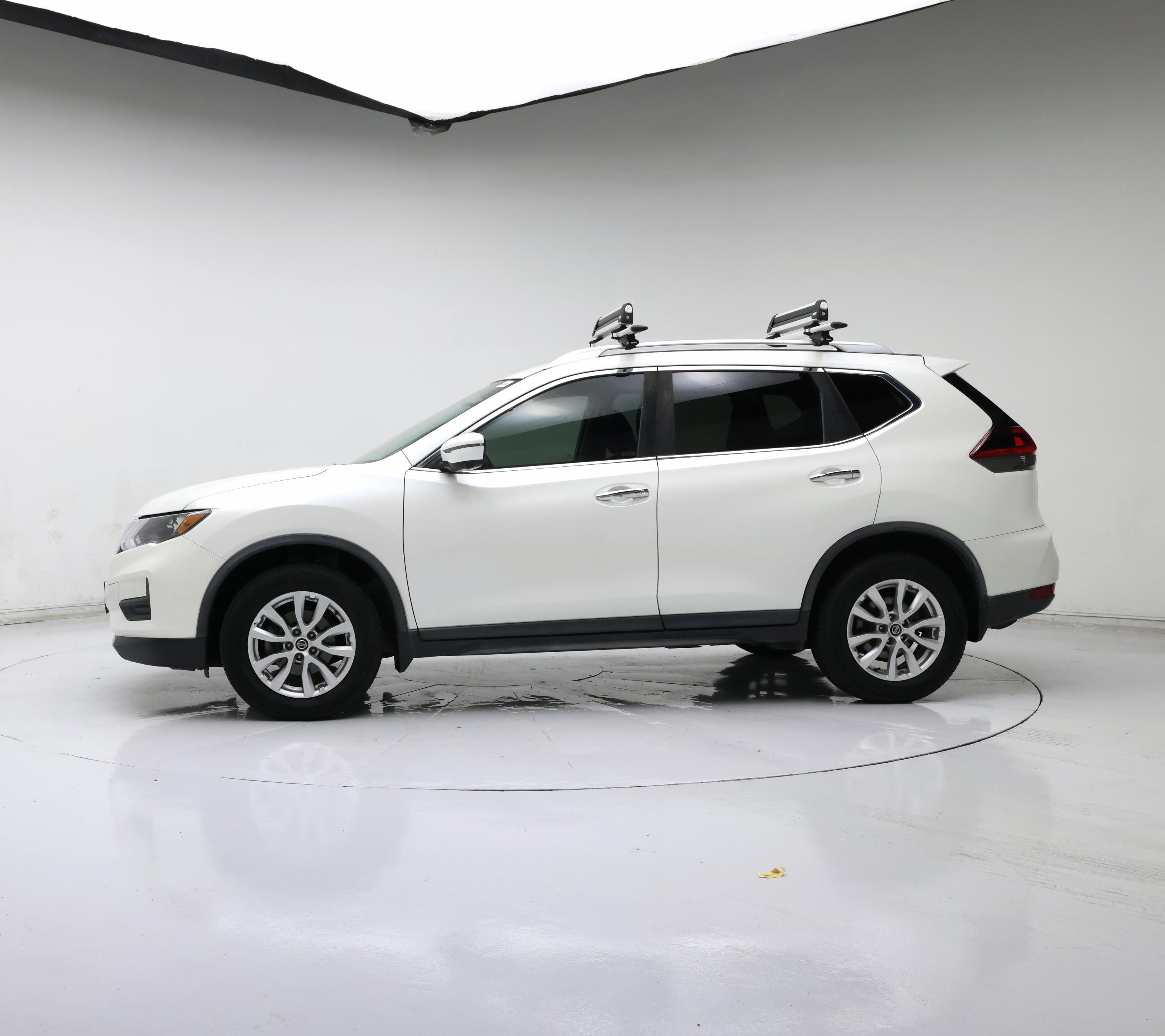 Thumbnail: 2018 Nissan Rogue - 3