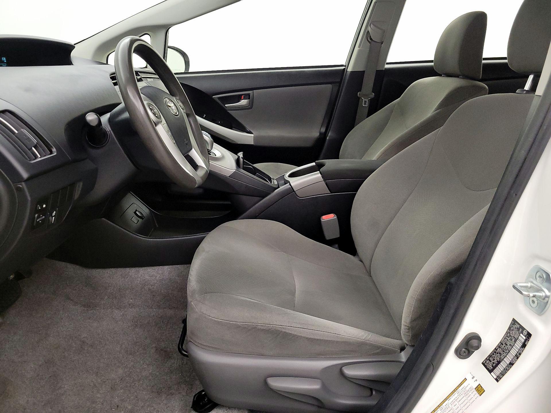Thumbnail: 2015 Toyota Prius - 9
