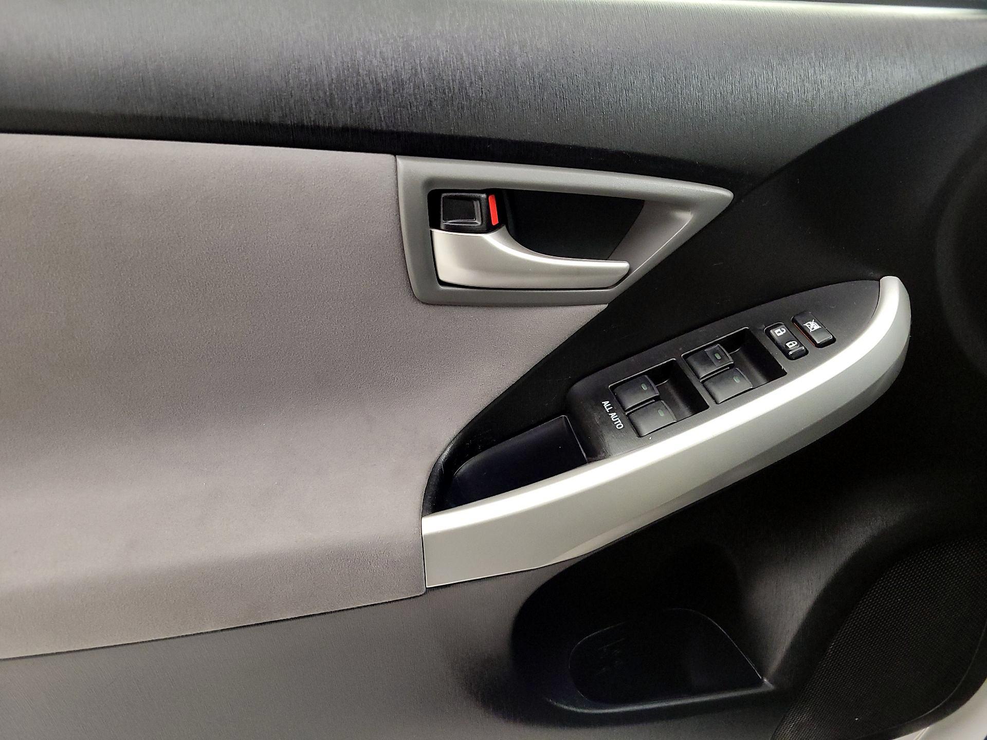 Thumbnail: 2015 Toyota Prius - 10