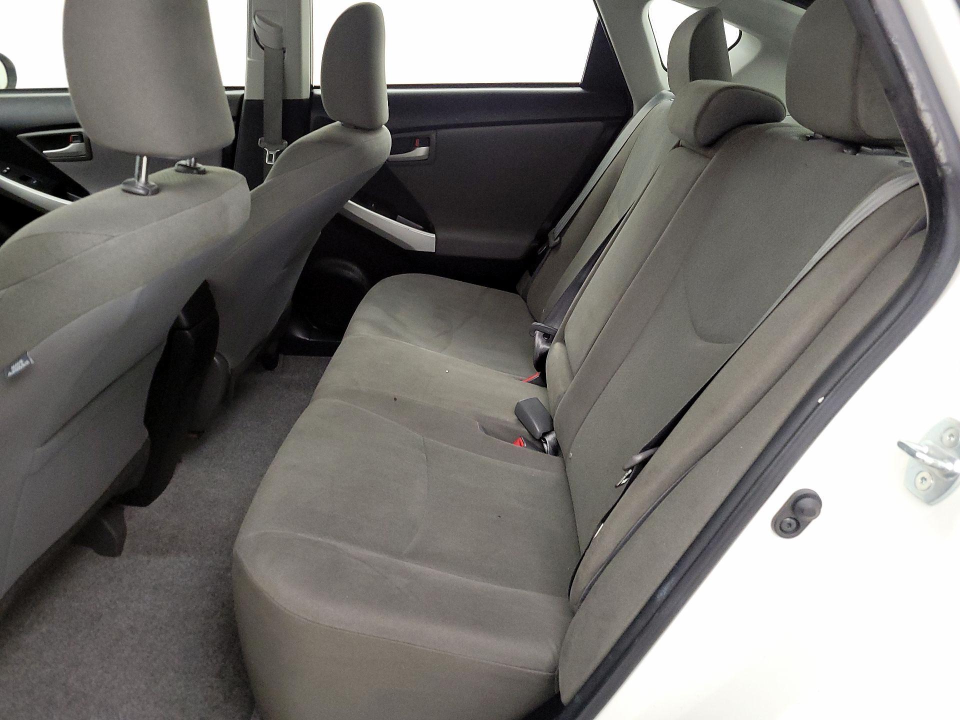 Thumbnail: 2015 Toyota Prius - 17