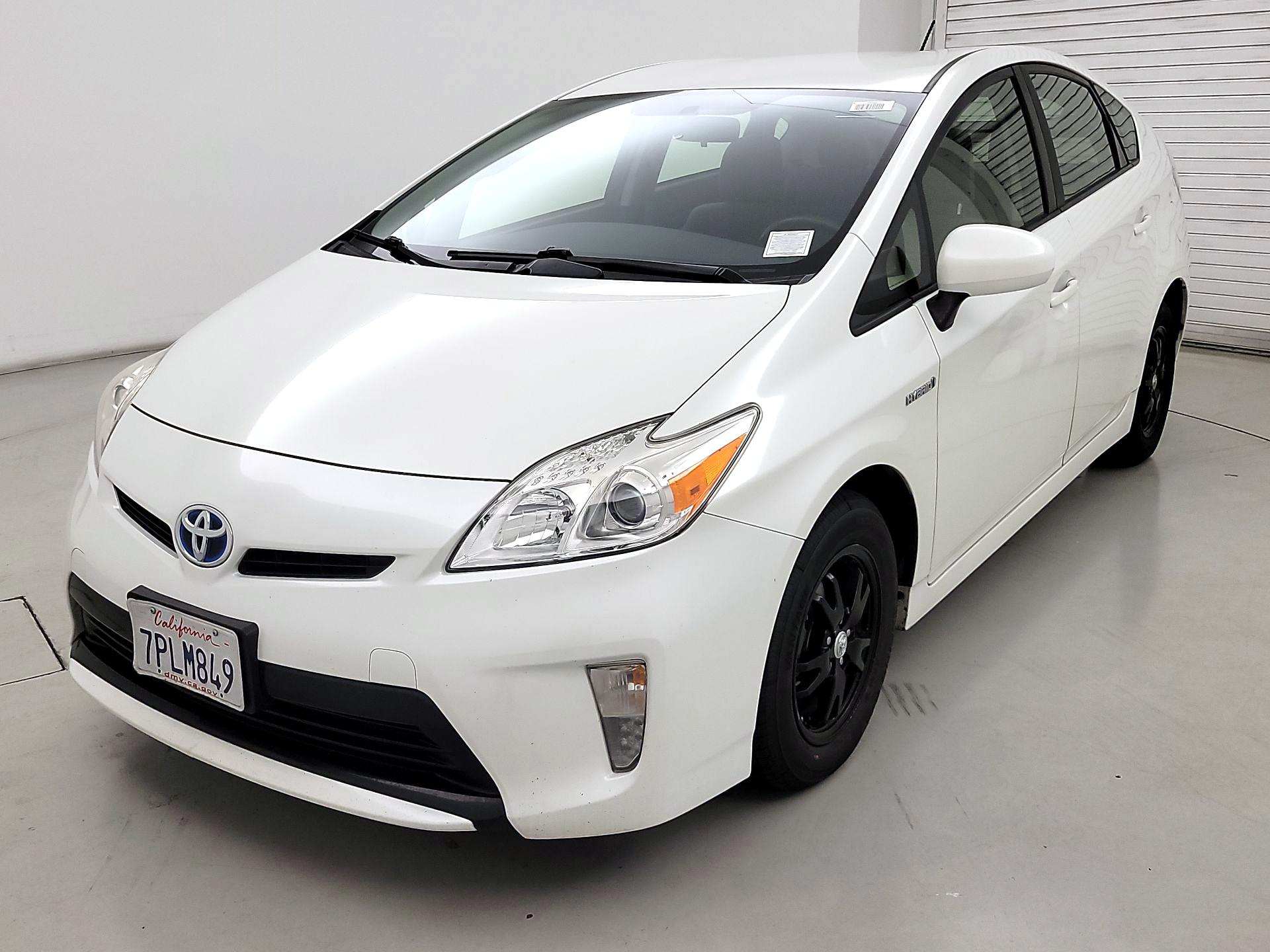 Thumbnail: 2015 Toyota Prius - 3