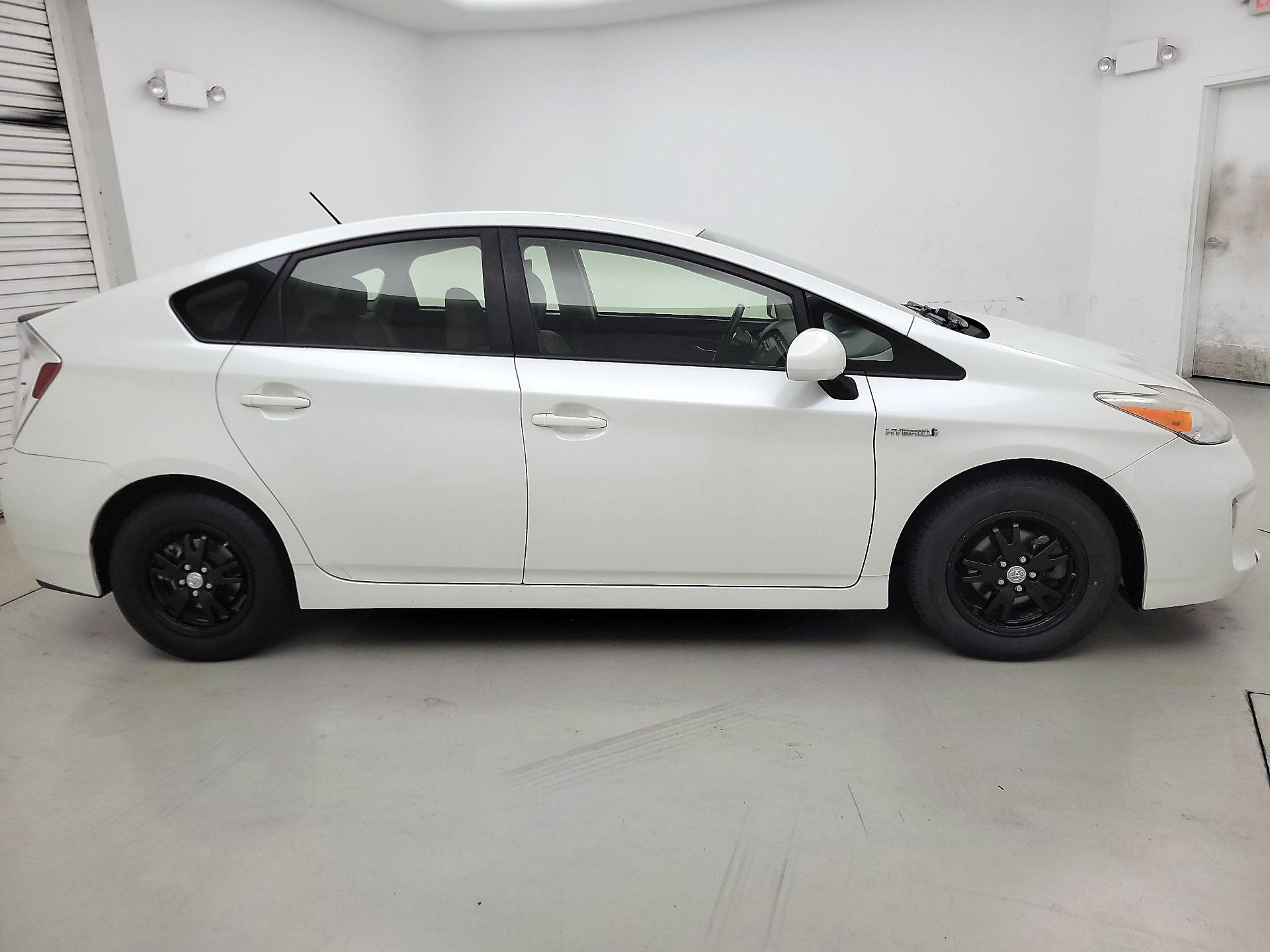 Thumbnail: 2015 Toyota Prius - 4