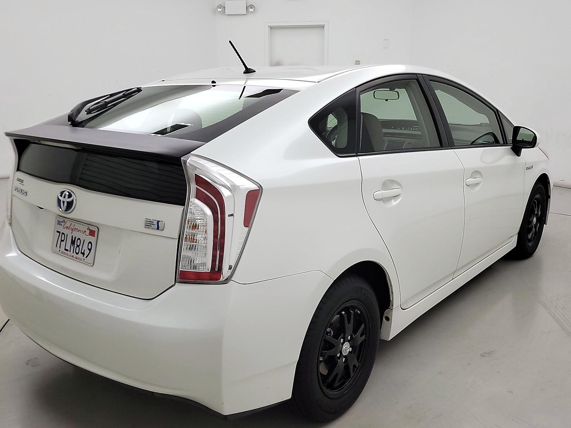 Thumbnail: 2015 Toyota Prius - 5
