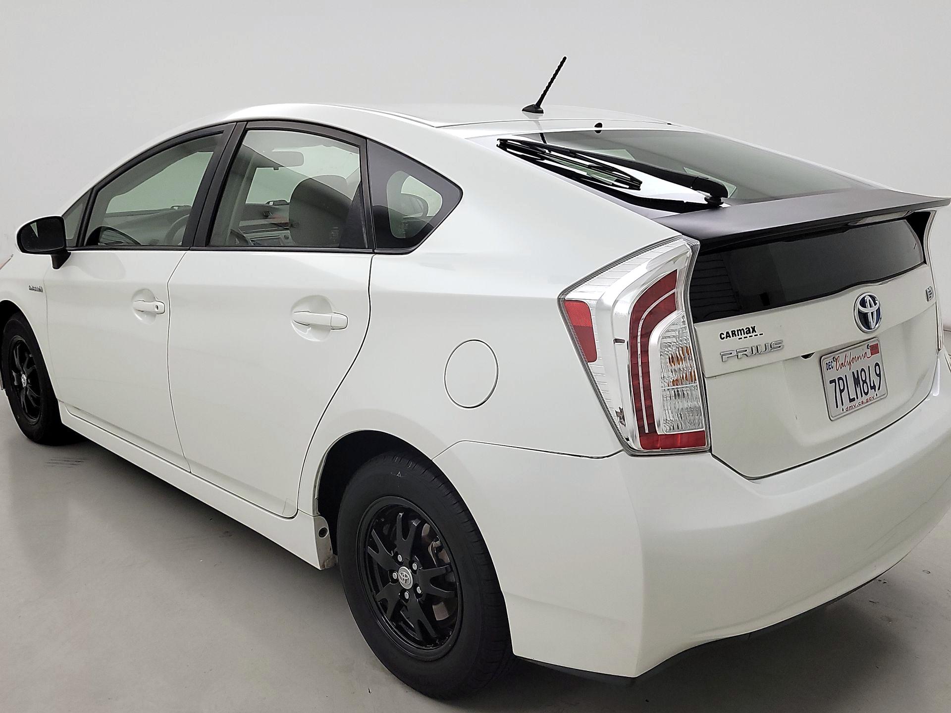 Thumbnail: 2015 Toyota Prius - 7