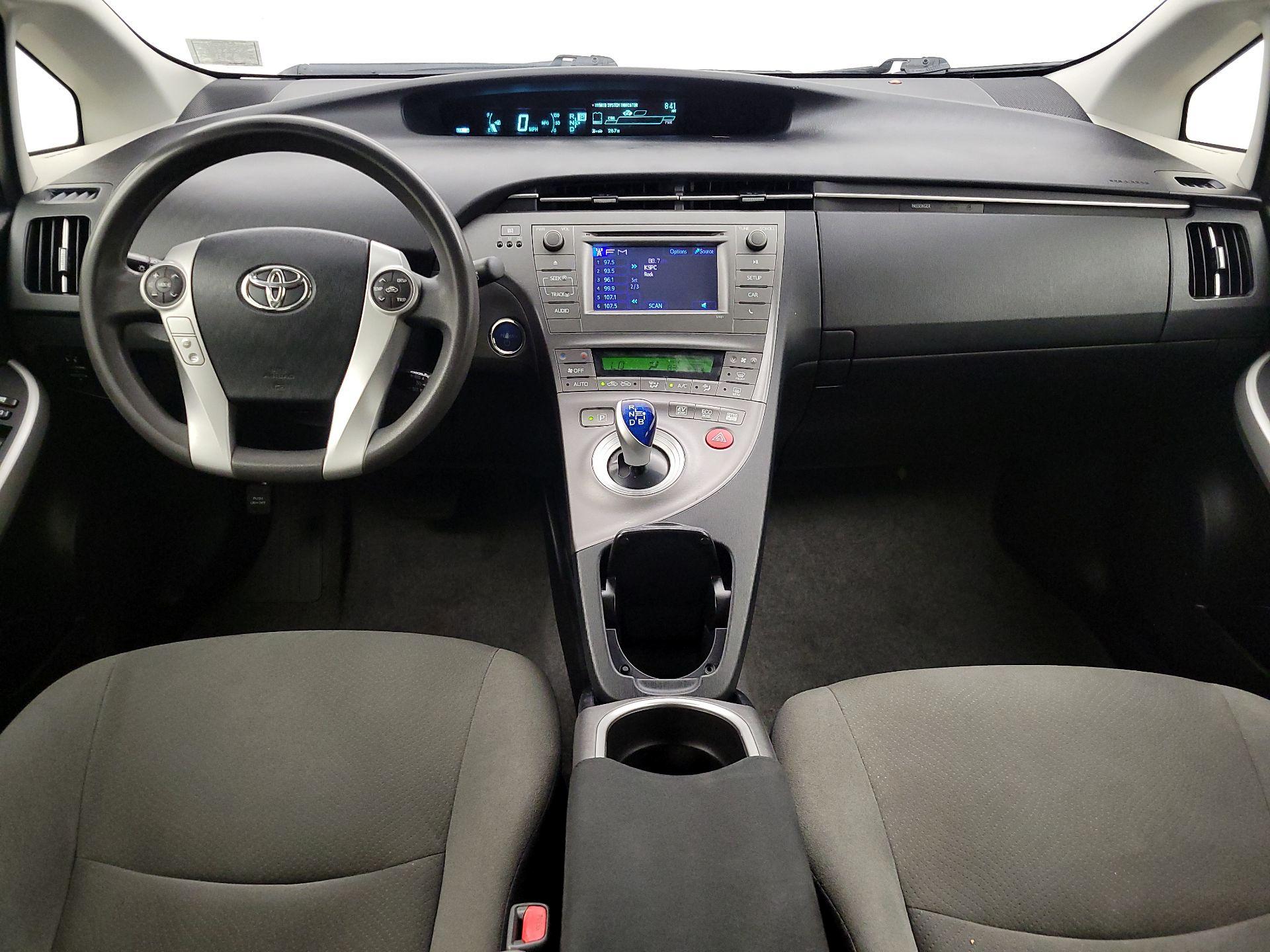 Thumbnail: 2015 Toyota Prius - 8