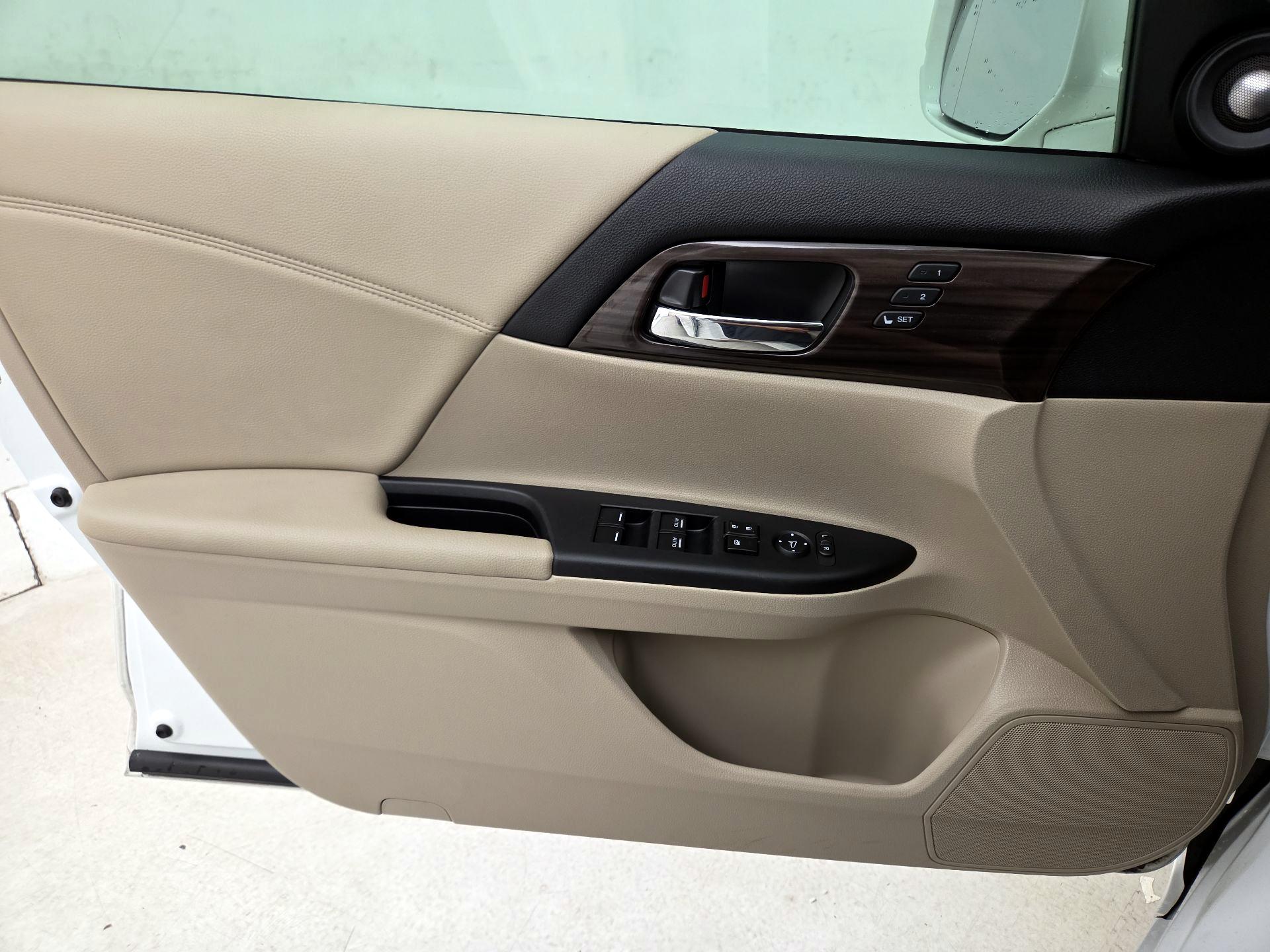 Thumbnail: 2016 Honda Accord - 12