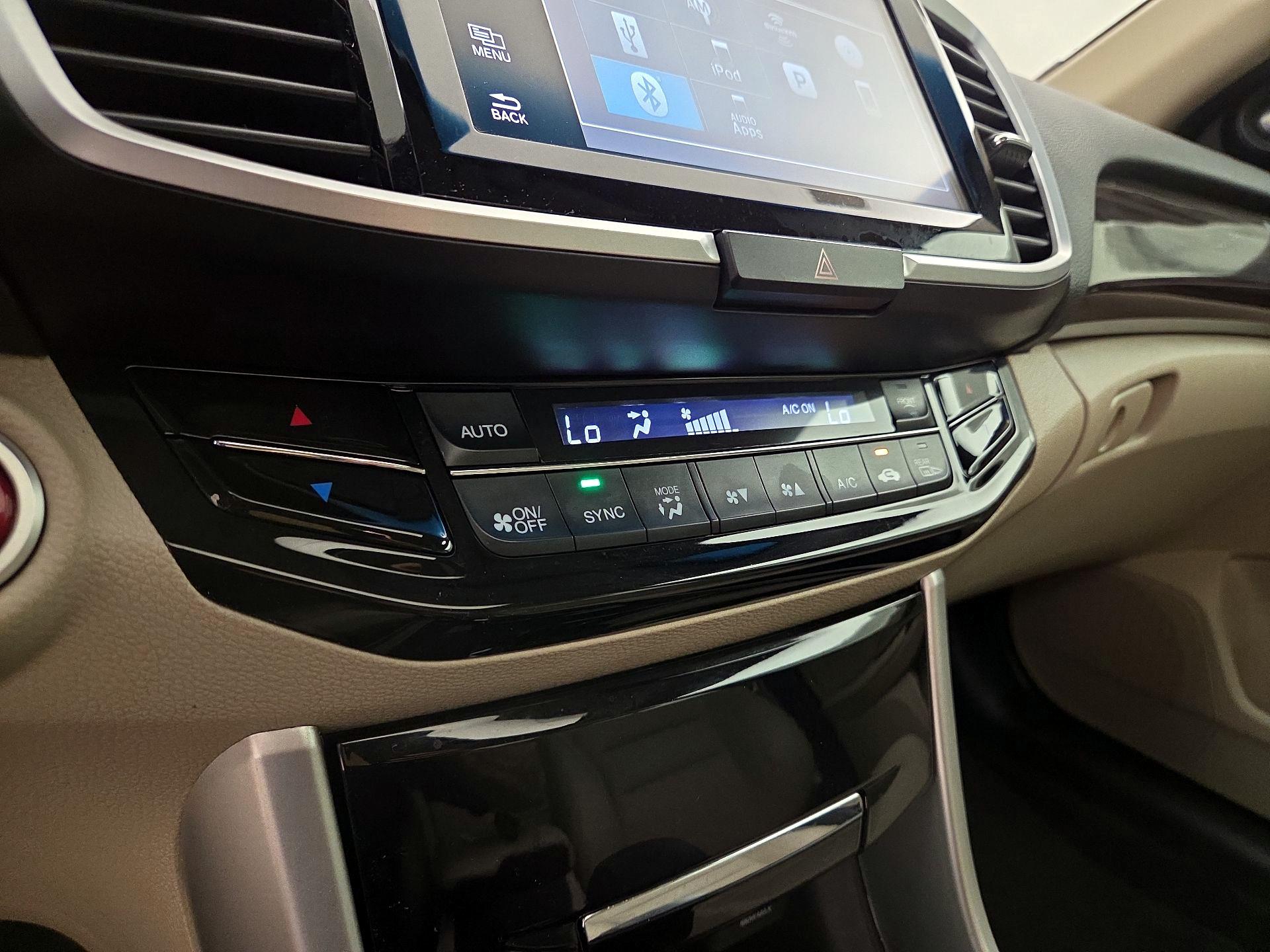 Thumbnail: 2016 Honda Accord - 16