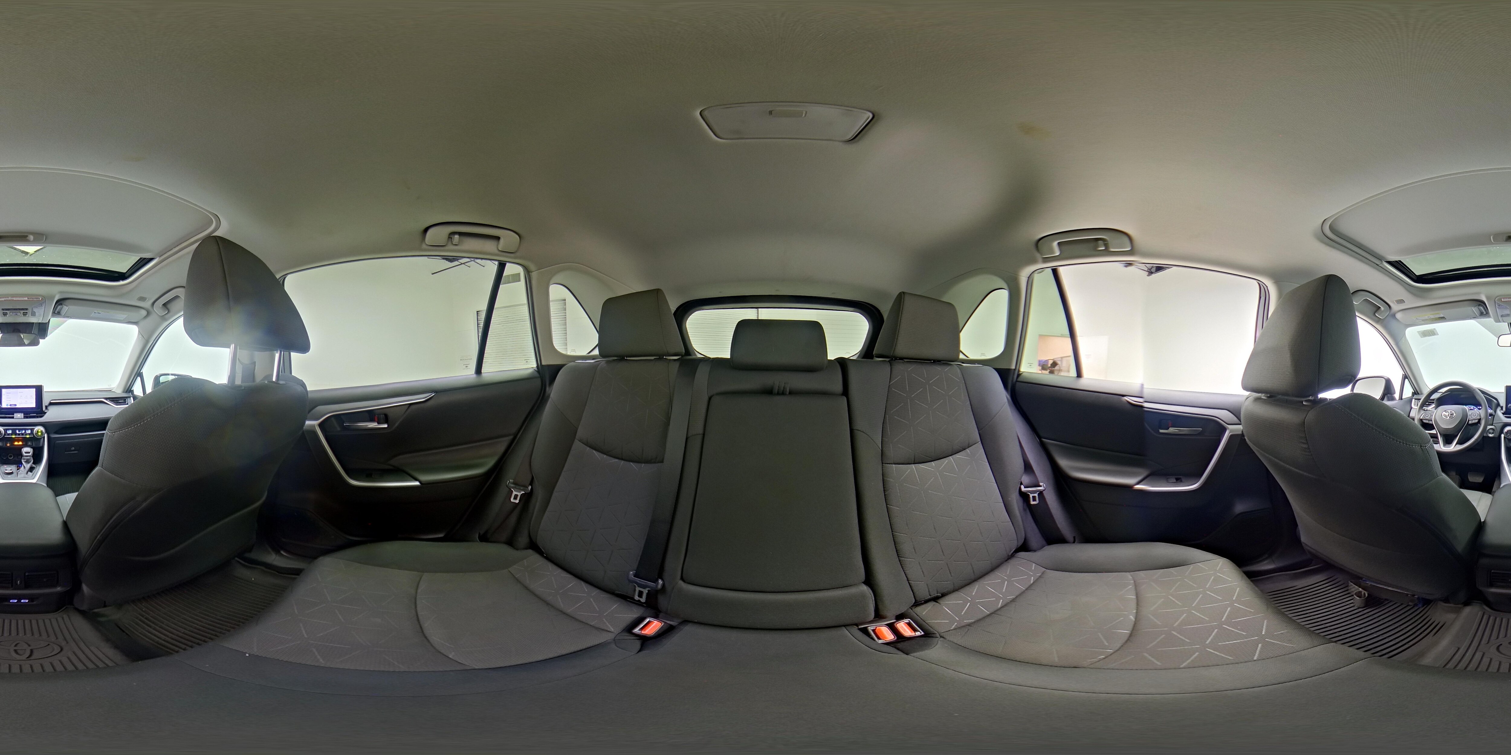 2024 Toyota RAV4 XLE - Photo 26
