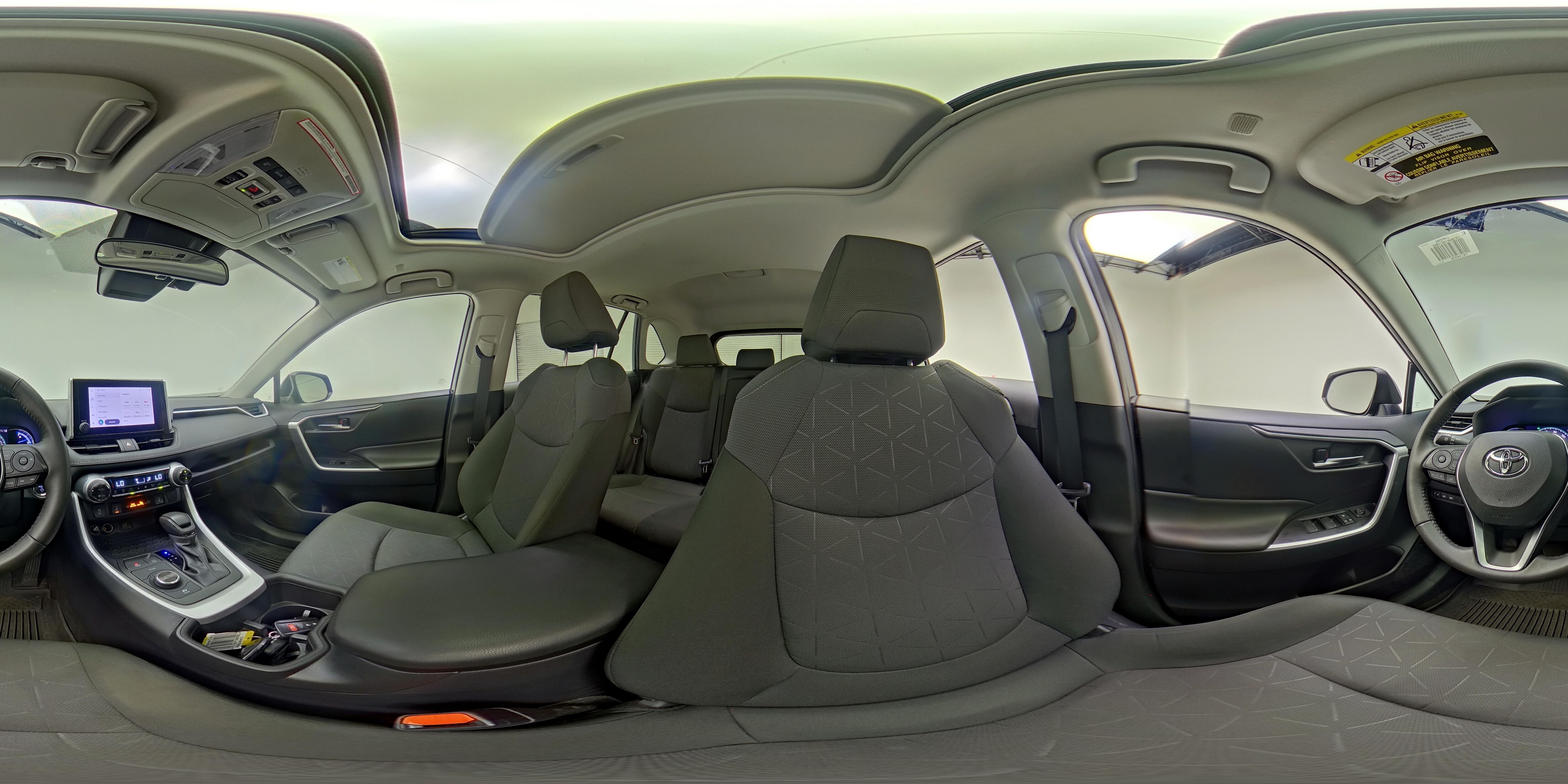 2024 Toyota RAV4 XLE - Photo 27