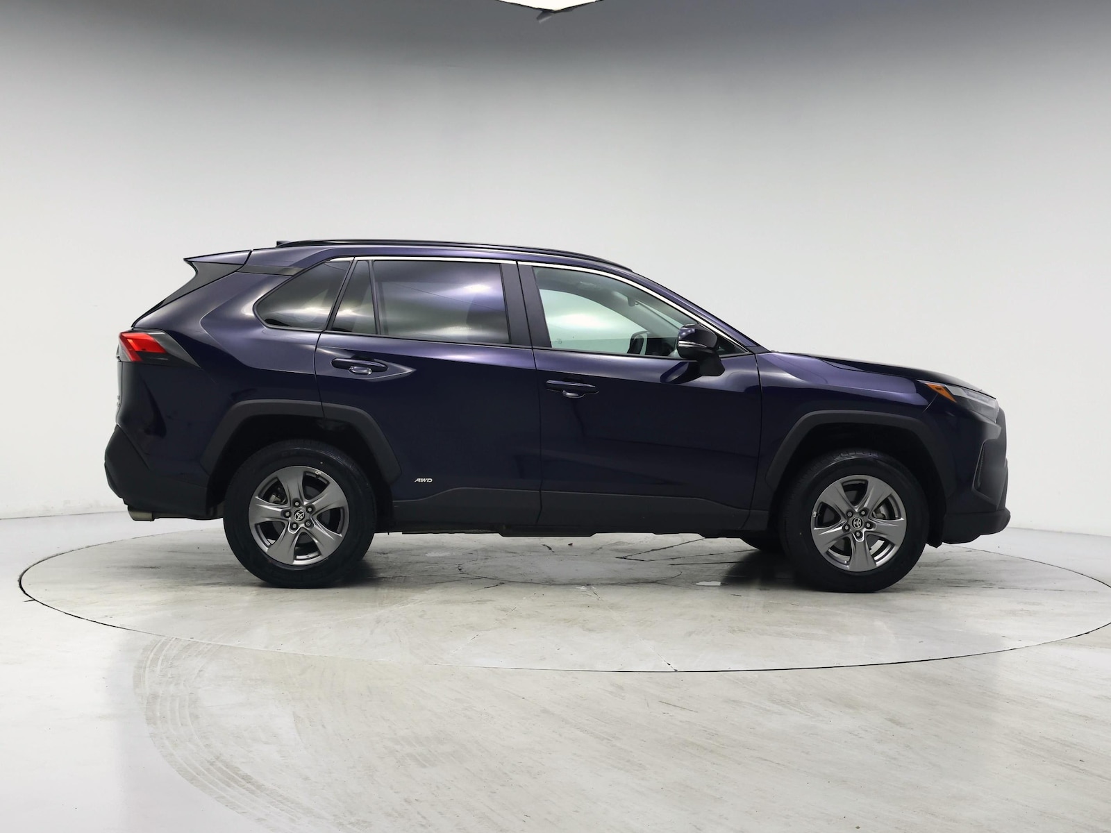 2024 Toyota RAV4 XLE - Photo 8