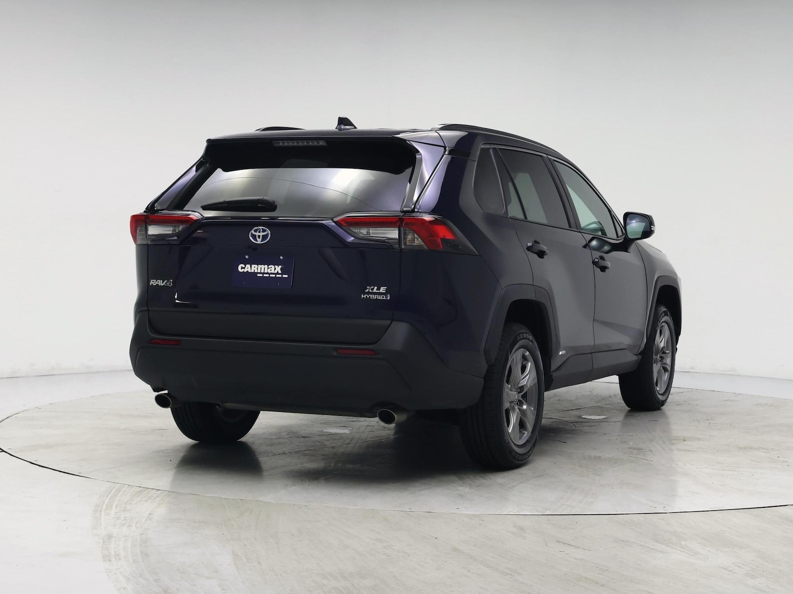2024 Toyota RAV4 XLE - Photo 9