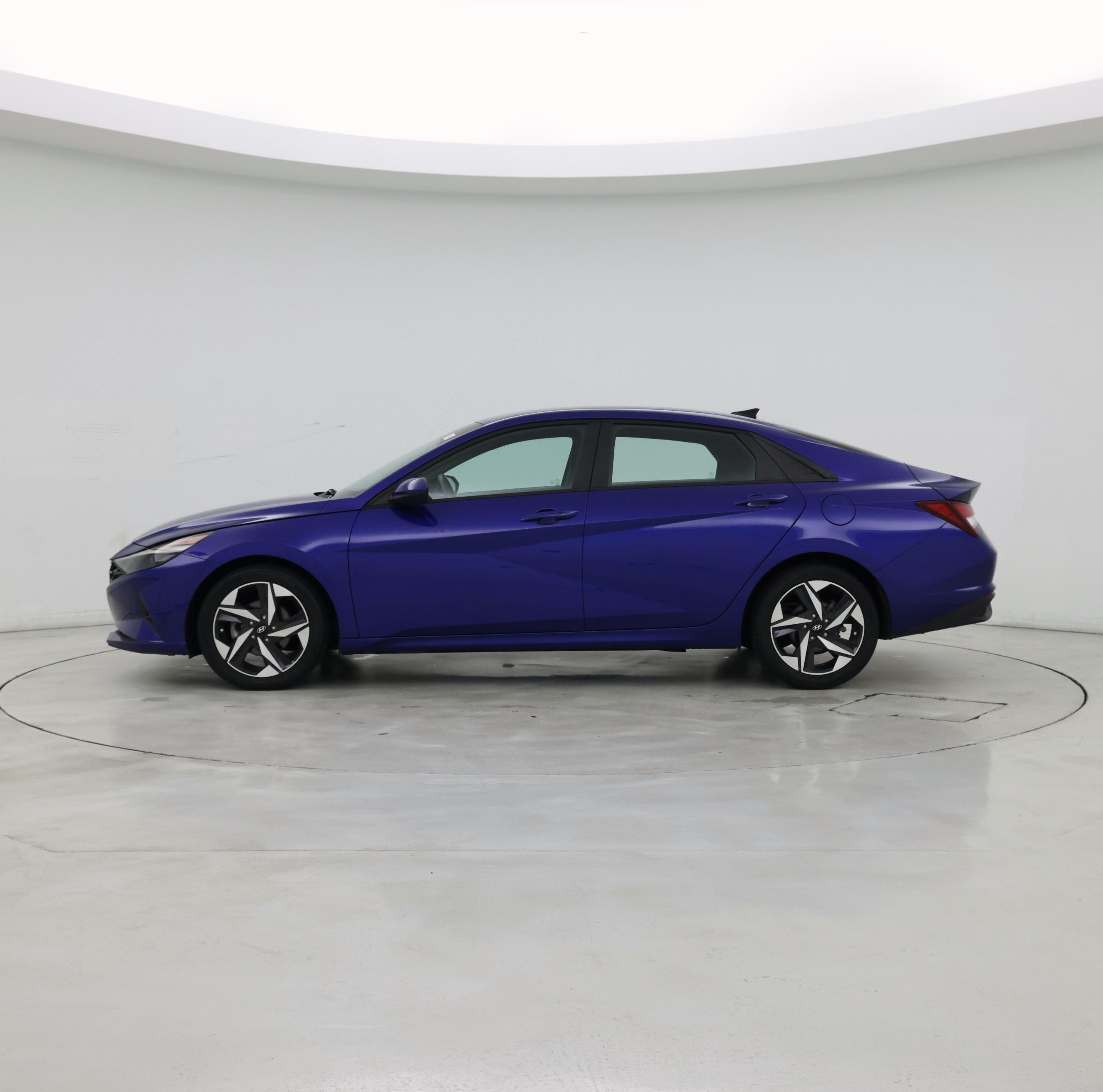 Thumbnail: 2023 Hyundai Elantra - 3
