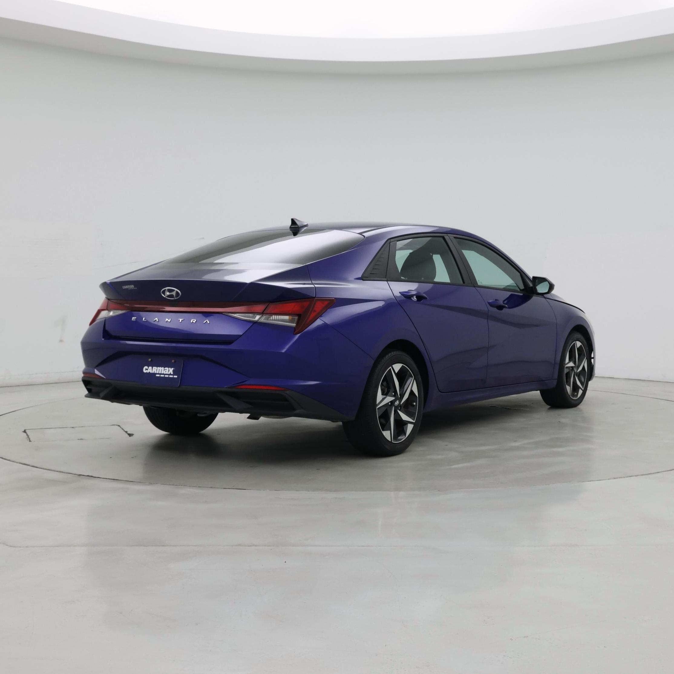 Thumbnail: 2023 Hyundai Elantra - 8