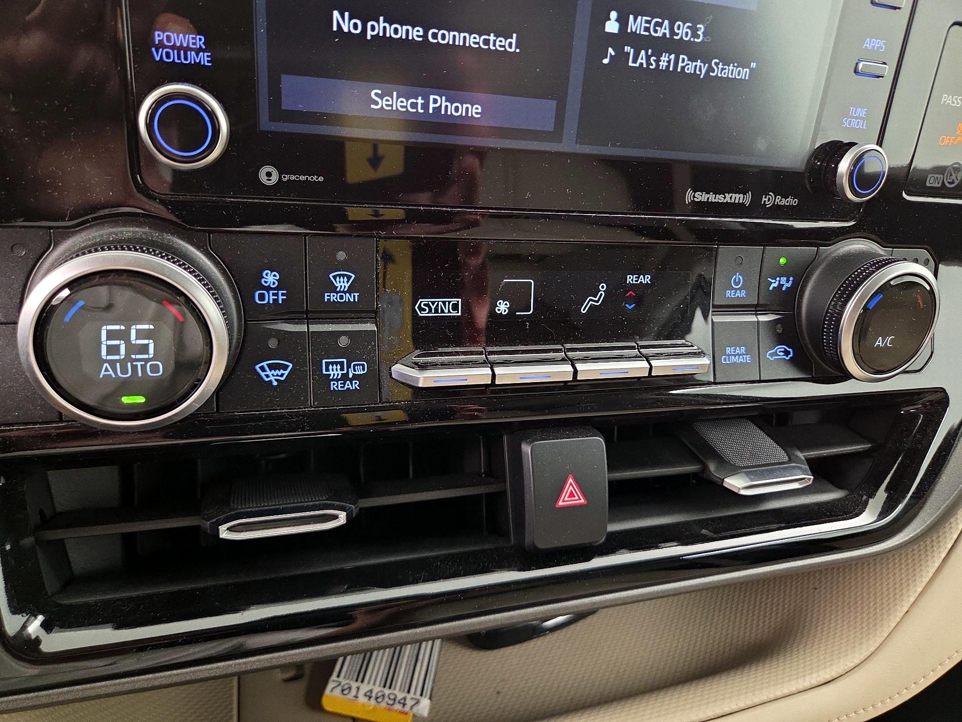 Thumbnail: 2021 Toyota Highlander - 16
