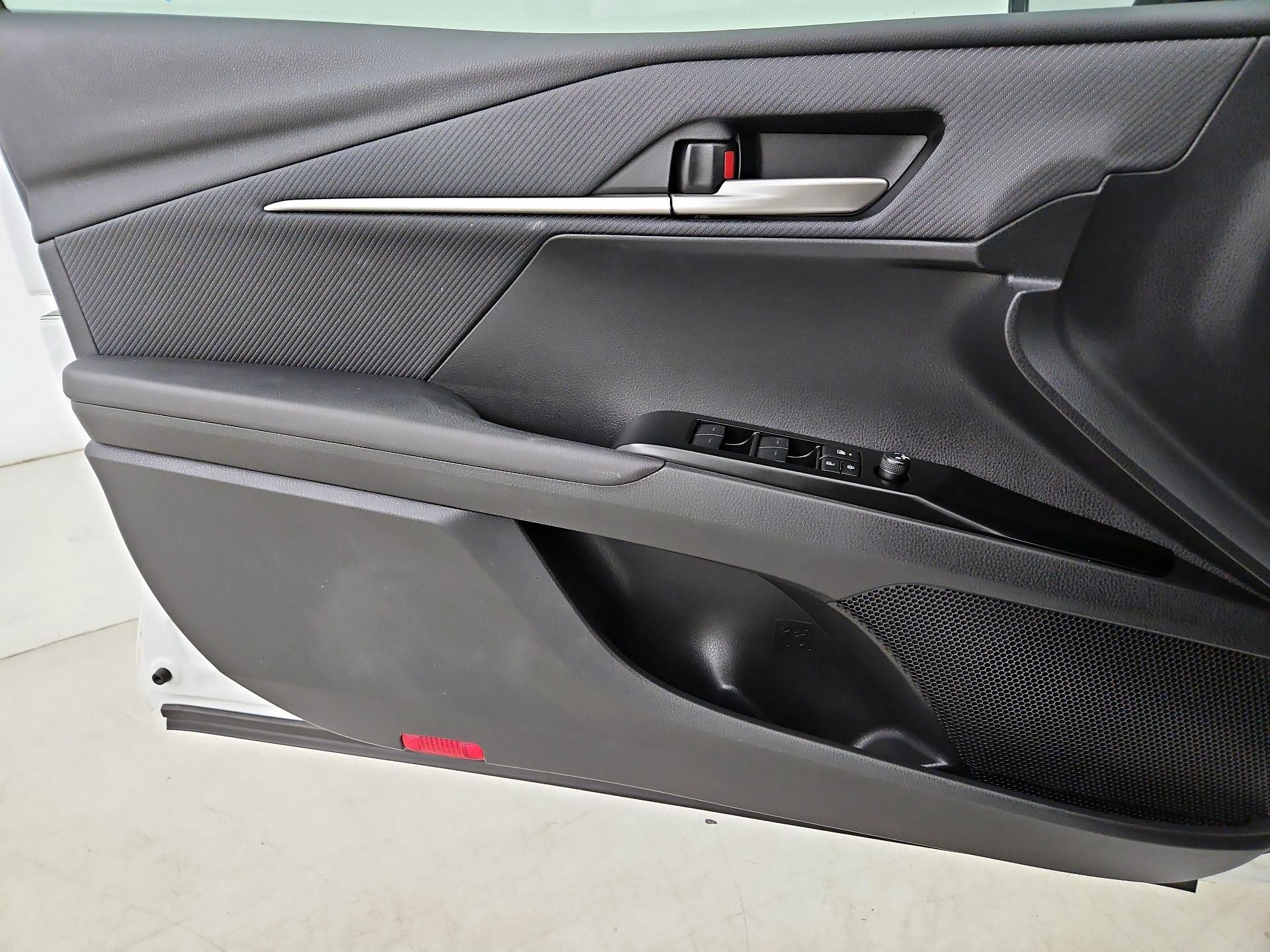Thumbnail: 2025 Toyota Camry - 12