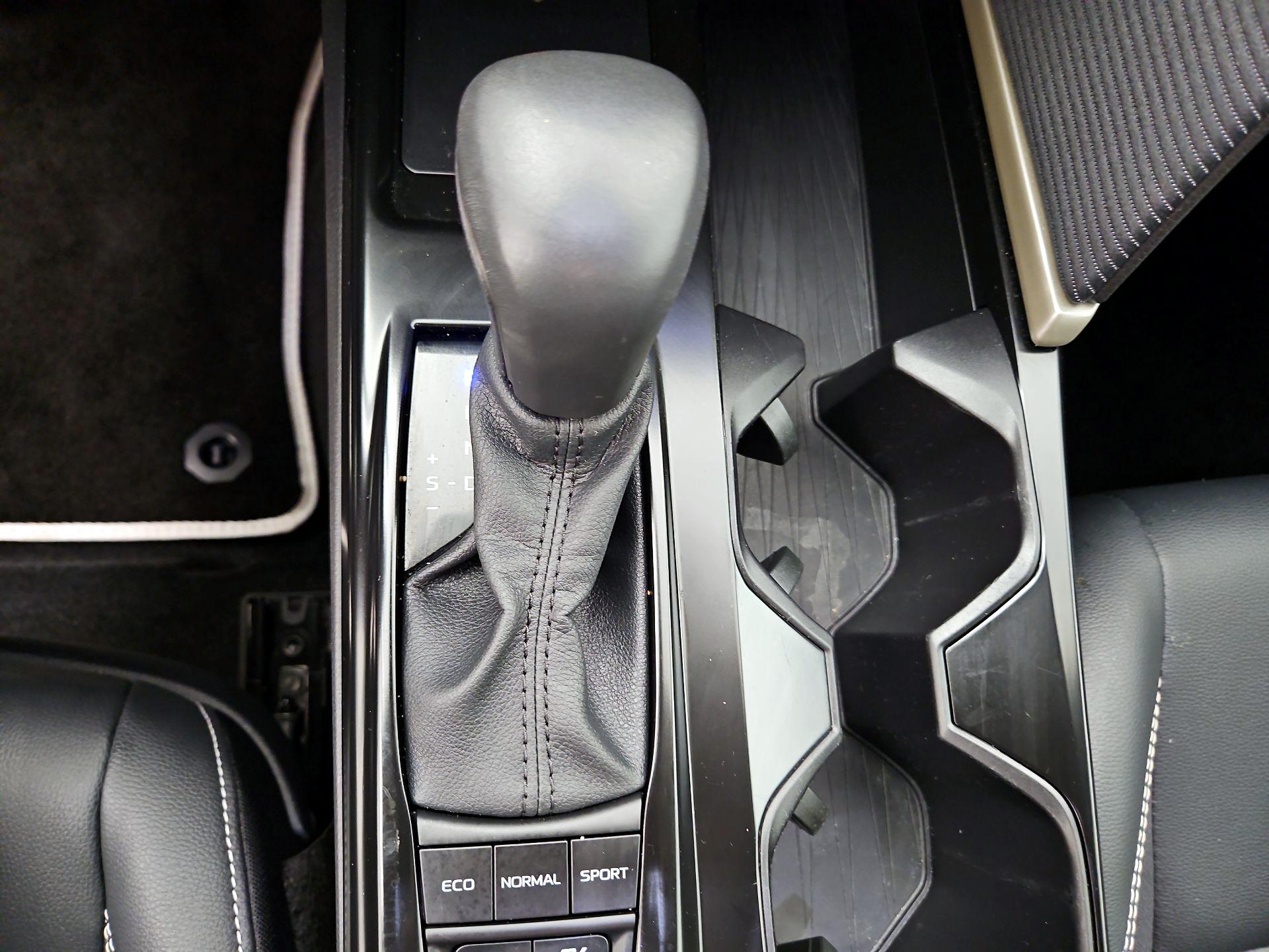 Thumbnail: 2025 Toyota Camry - 17