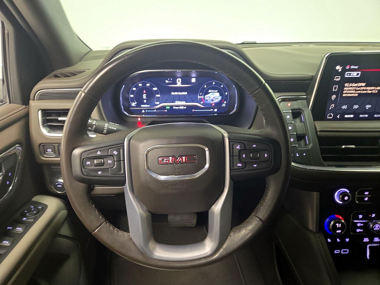 2023 GMC Yukon XL SLT - Photo 11
