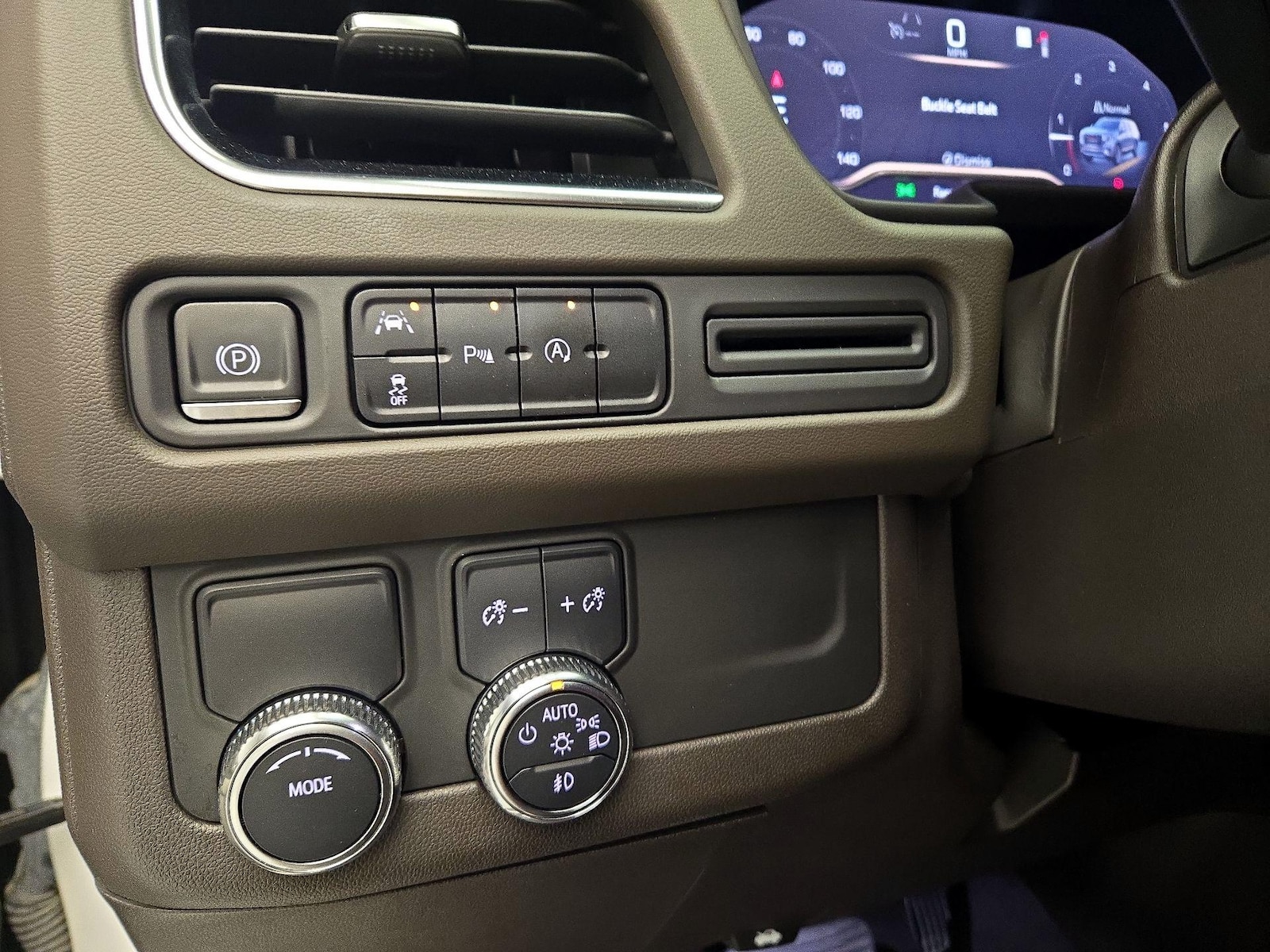 2023 GMC Yukon XL SLT - Photo 14