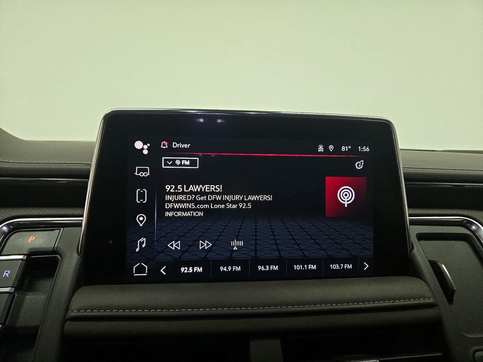 2023 GMC Yukon XL SLT - Photo 16
