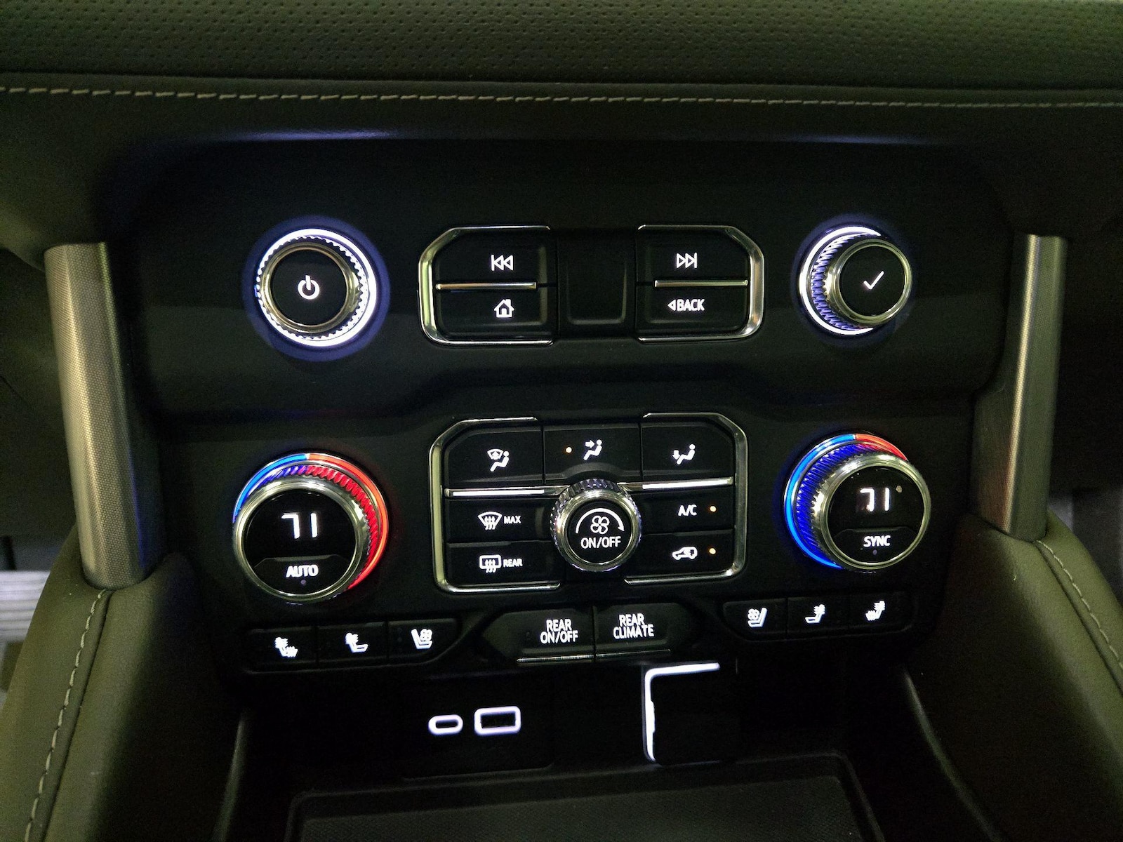 2023 GMC Yukon XL SLT - Photo 17