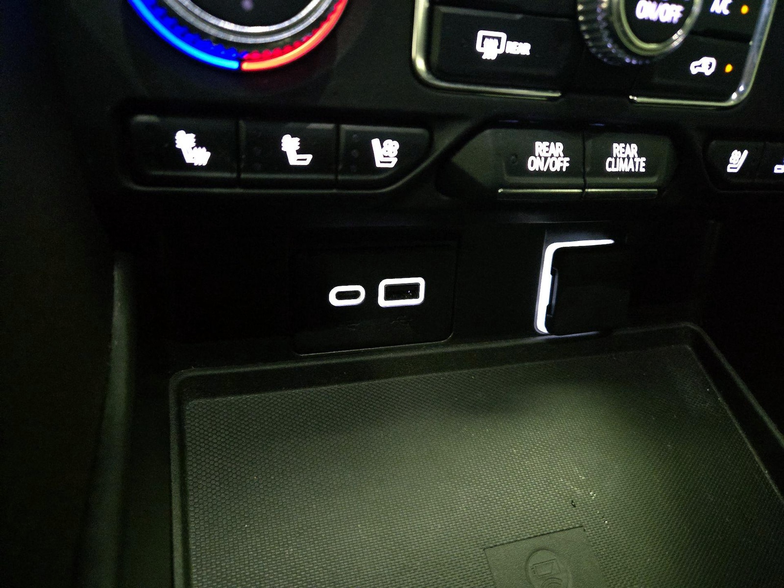 2023 GMC Yukon XL SLT - Photo 19