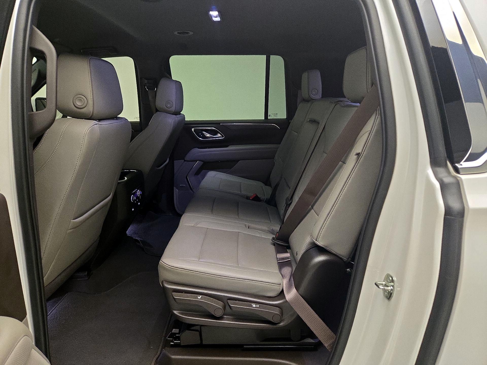Thumbnail: 2023 GMC Yukon XL - 19