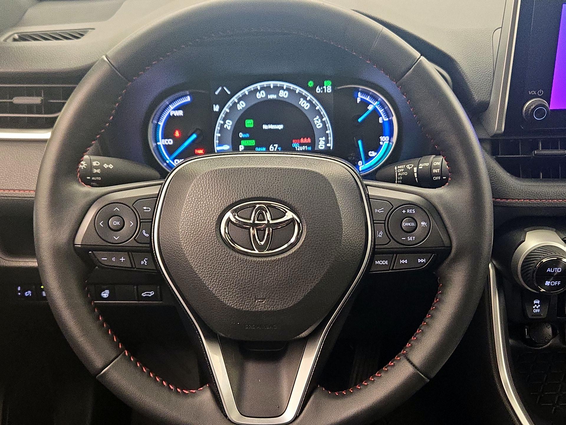 Thumbnail: 2025 Toyota RAV4 - 10