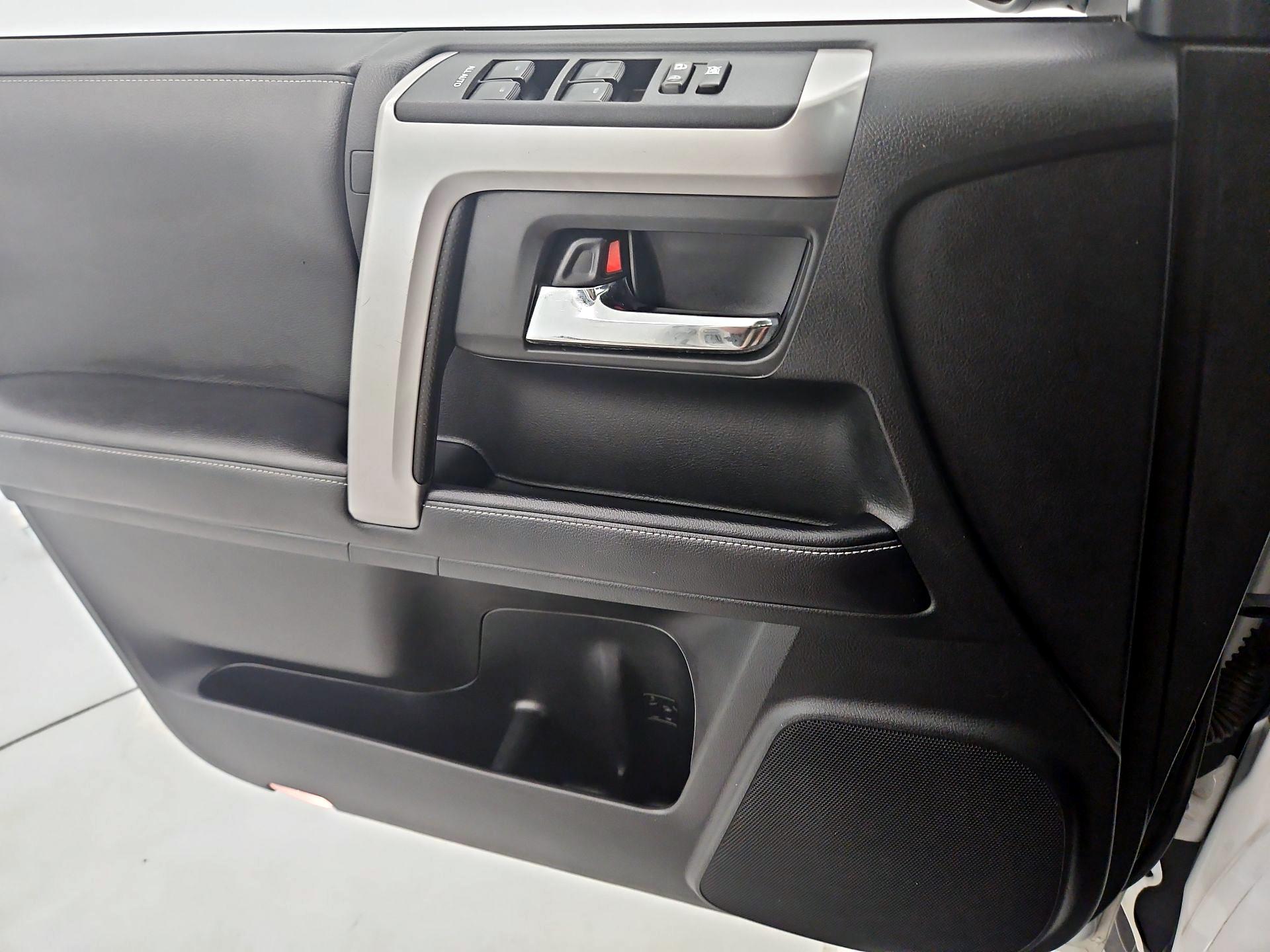 Thumbnail: 2019 Toyota 4Runner - 12