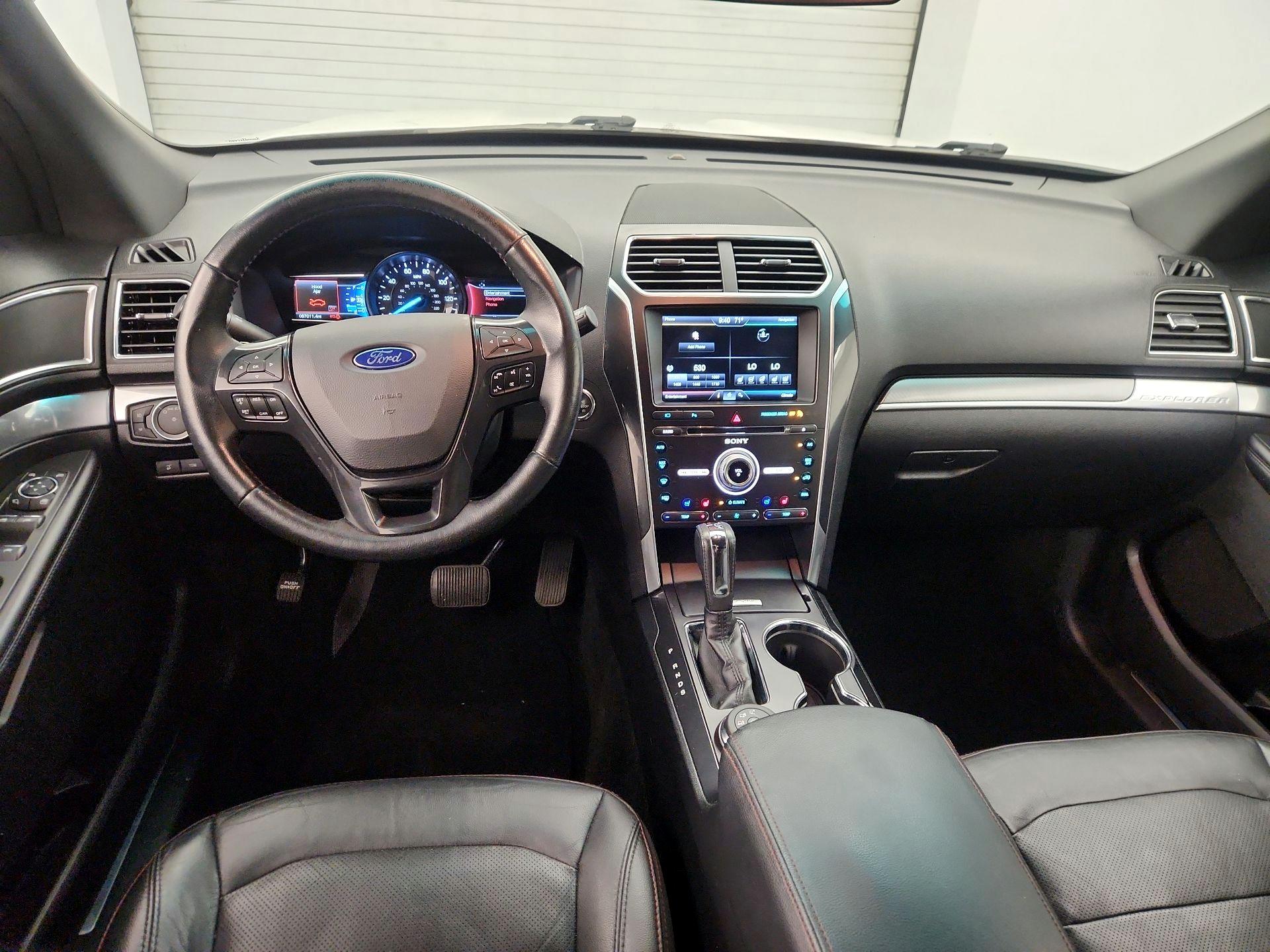 Thumbnail: 2016 Ford Explorer - 9