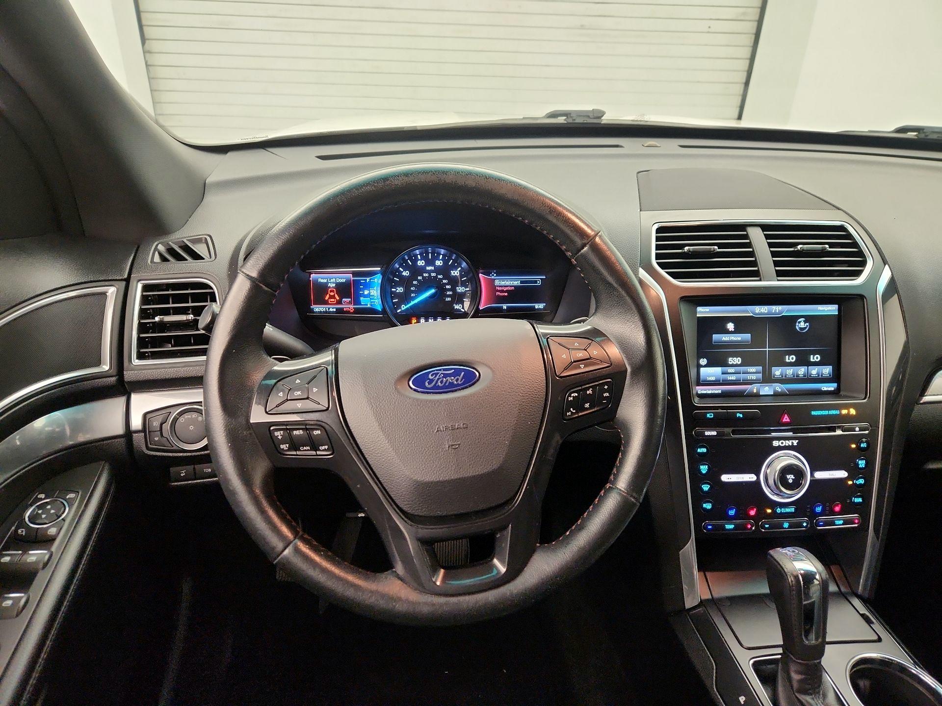 Thumbnail: 2016 Ford Explorer - 10