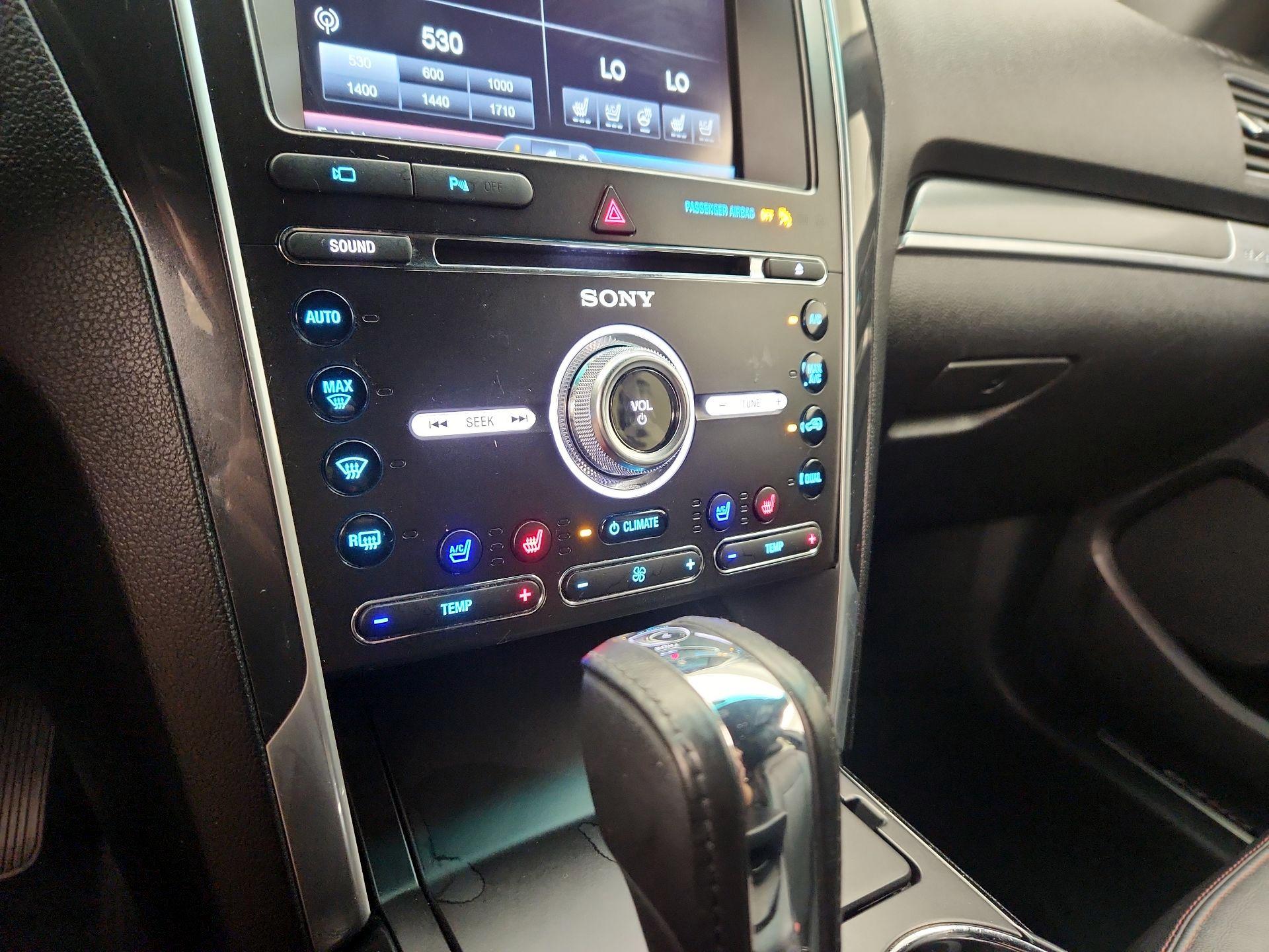 Thumbnail: 2016 Ford Explorer - 16
