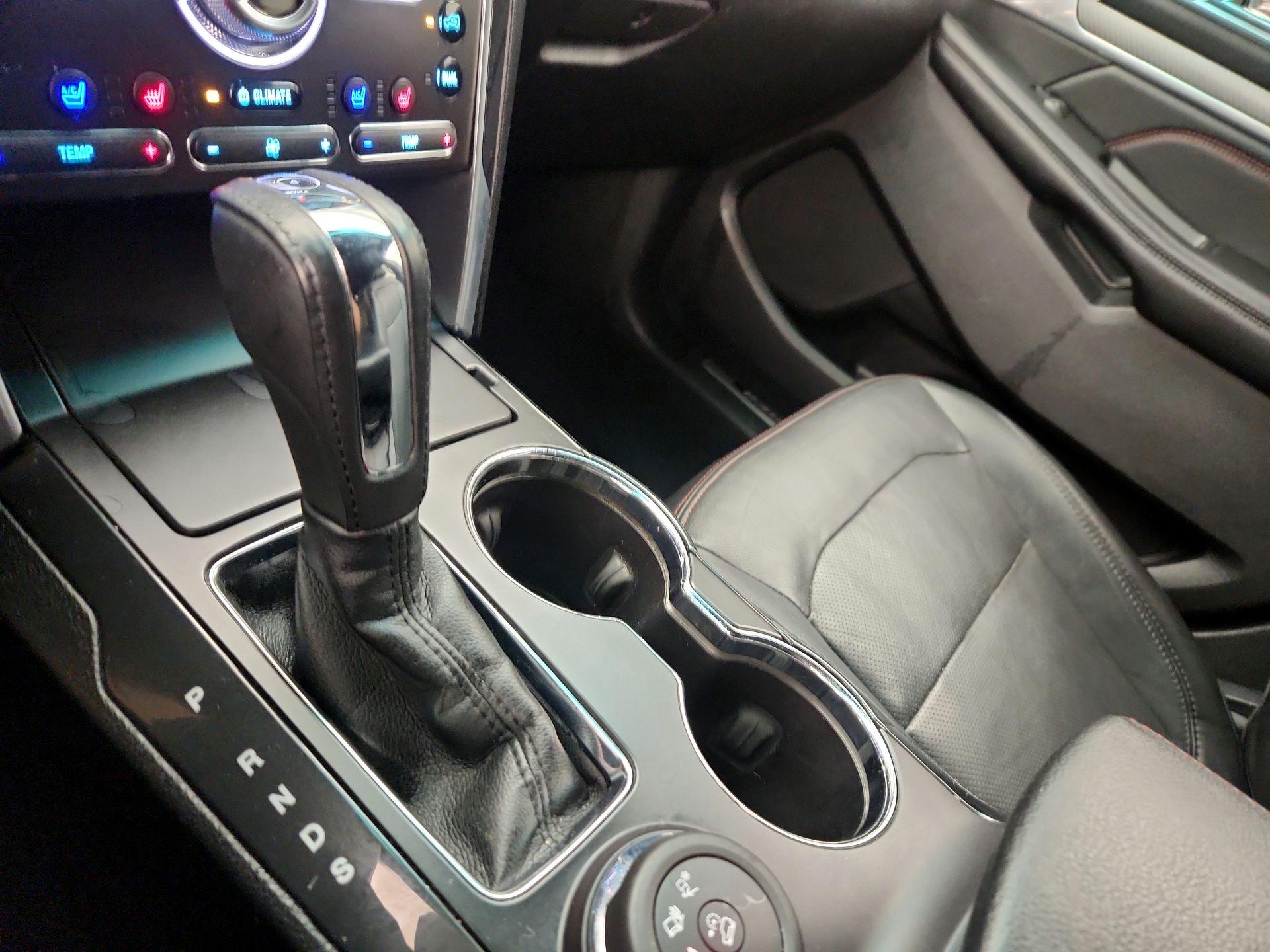 Thumbnail: 2016 Ford Explorer - 17