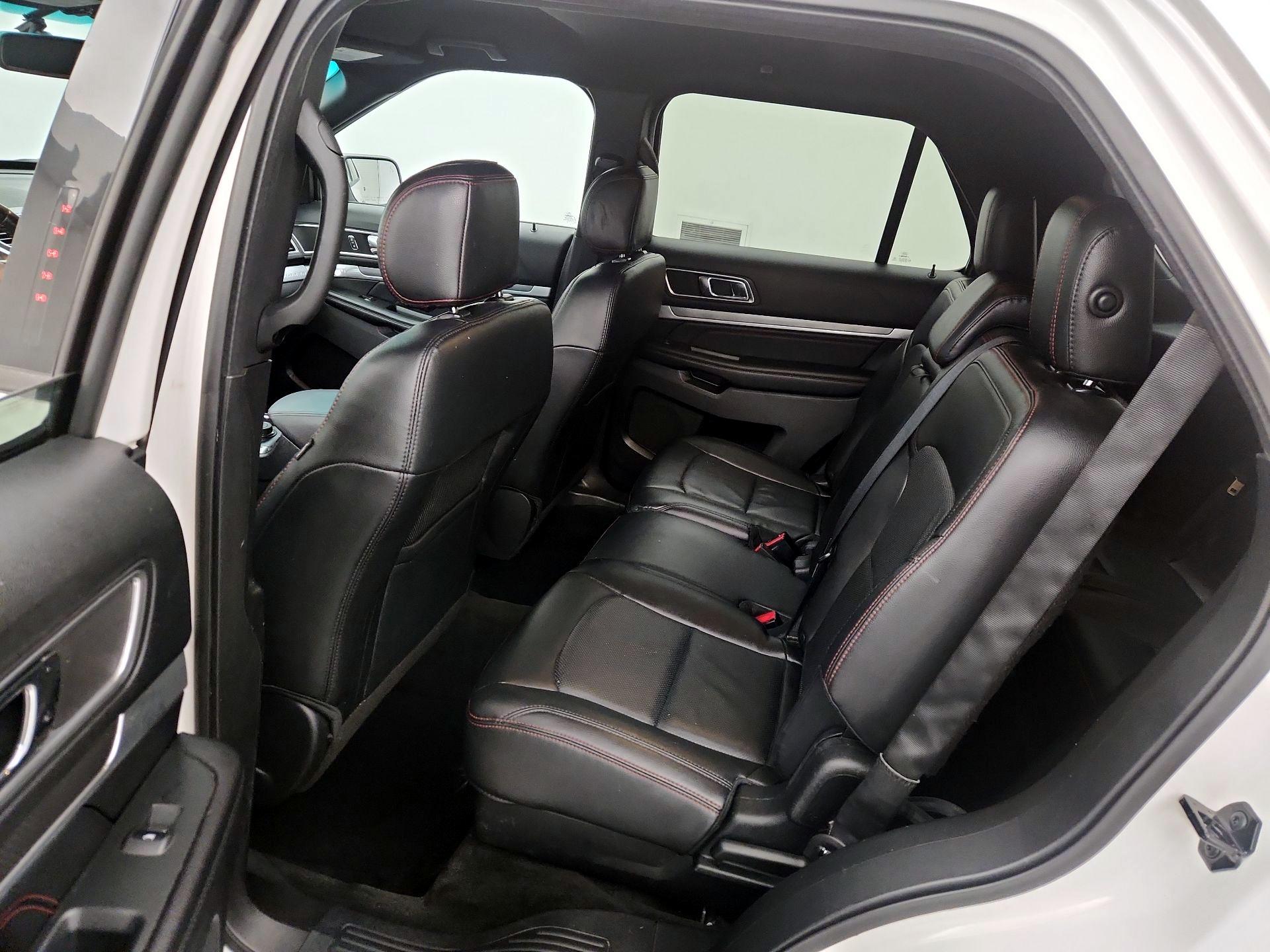 Thumbnail: 2016 Ford Explorer - 18