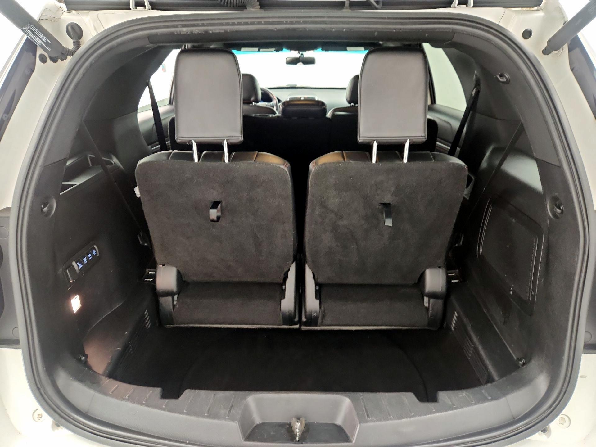 Thumbnail: 2016 Ford Explorer - 20