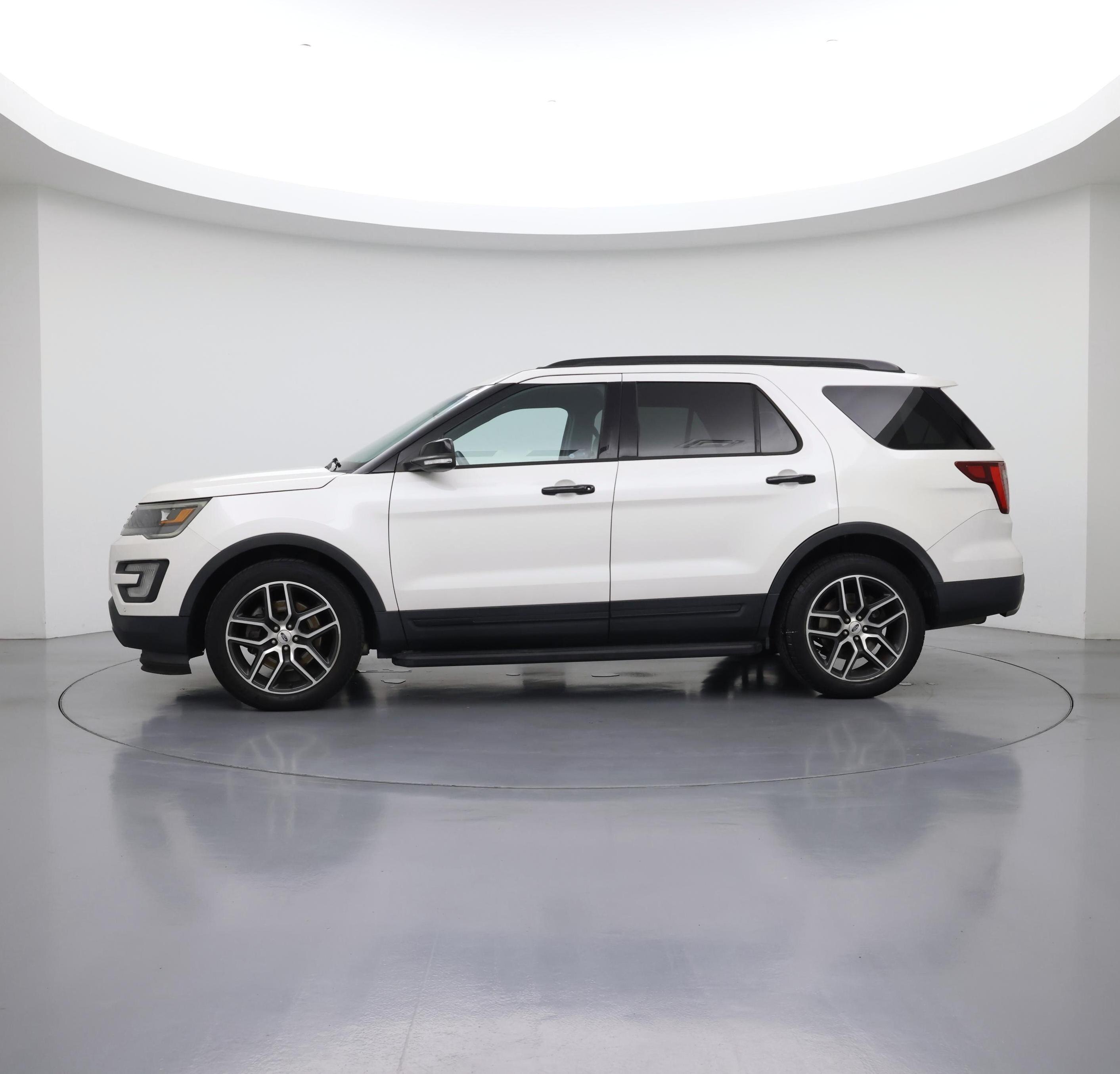 Thumbnail: 2016 Ford Explorer - 3