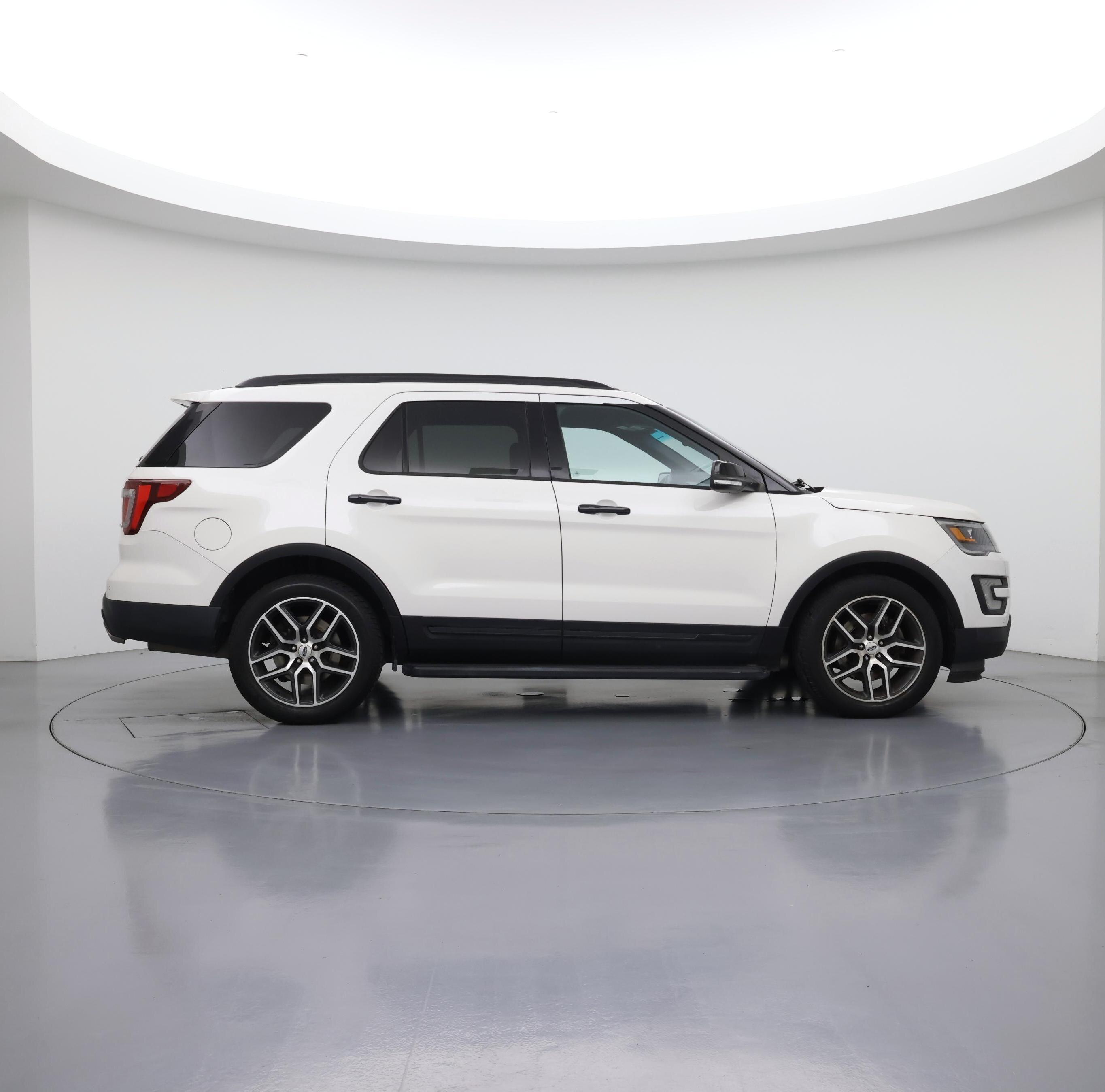 Thumbnail: 2016 Ford Explorer - 7